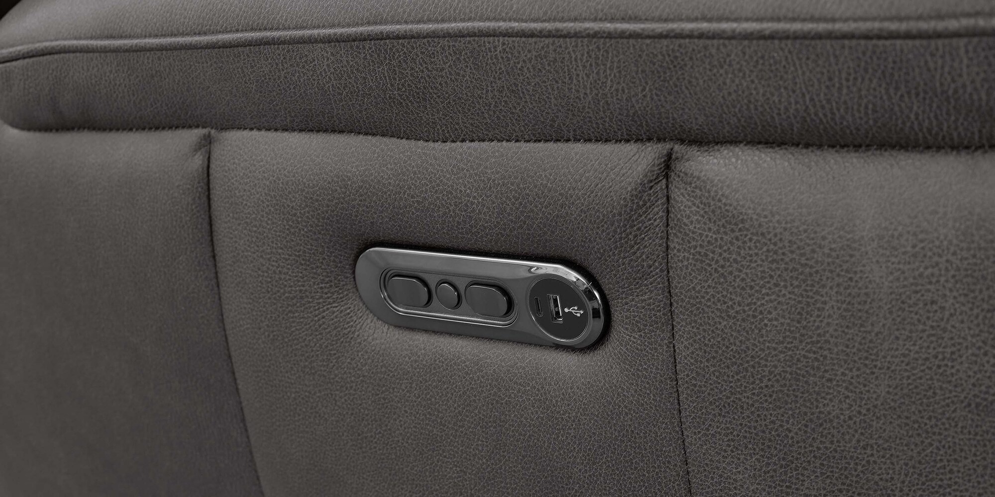 Bassett Club Level - Benson Benson Power Reclining Loveseat w/ Console