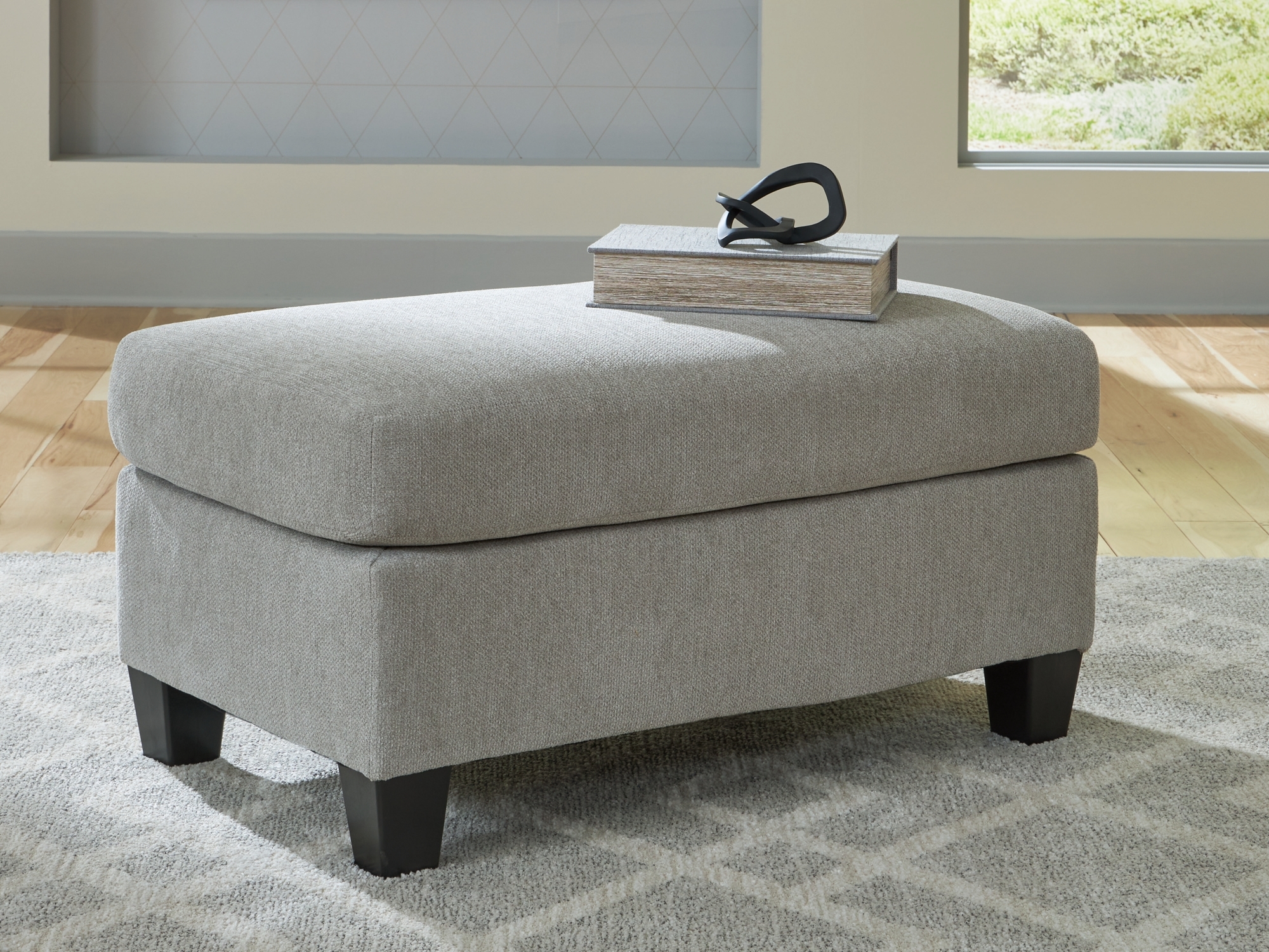 Benchcraft Willarae Ottoman
