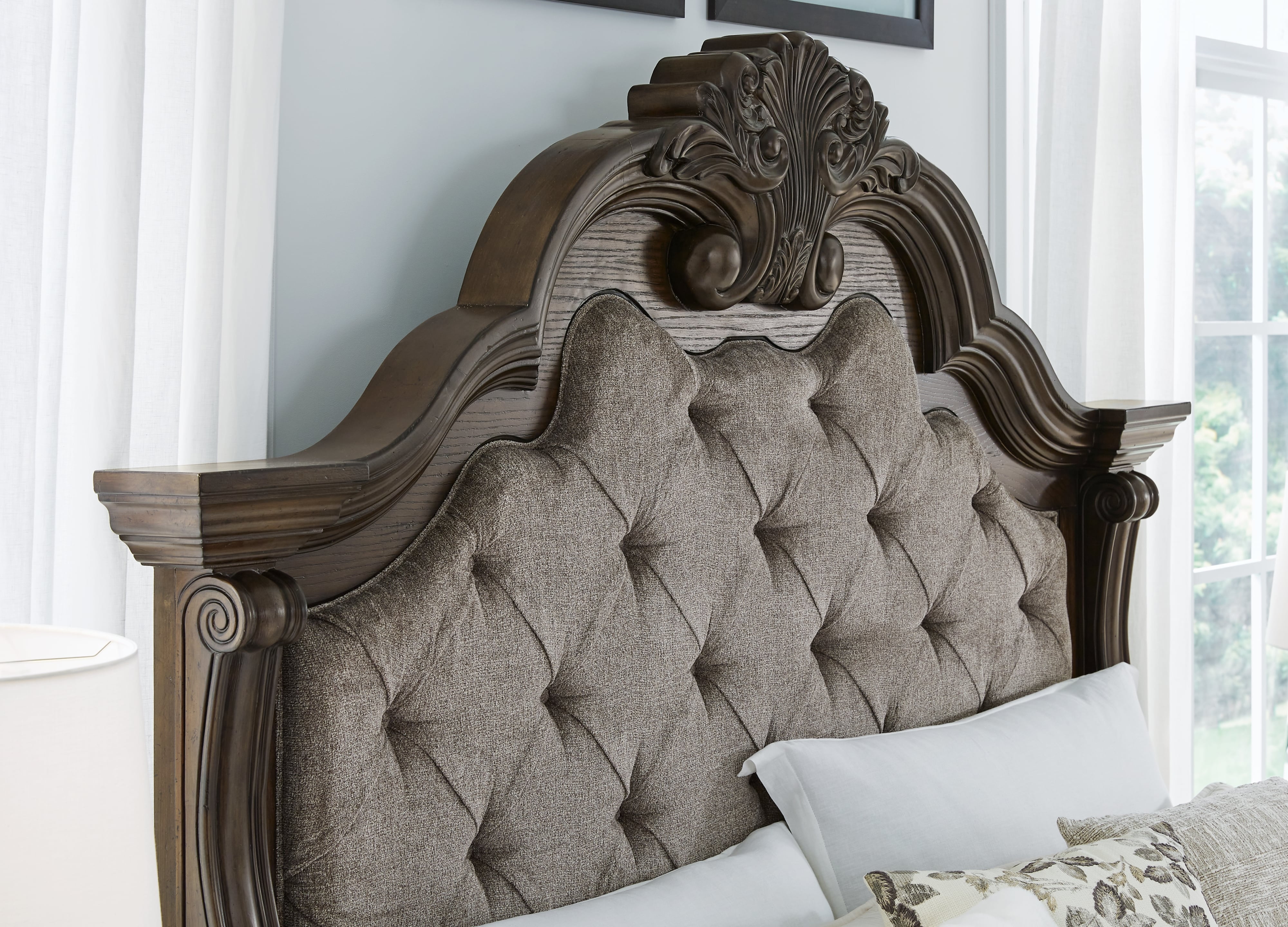 Signature Design by Ashley Maylee Queen Upholstered Bed