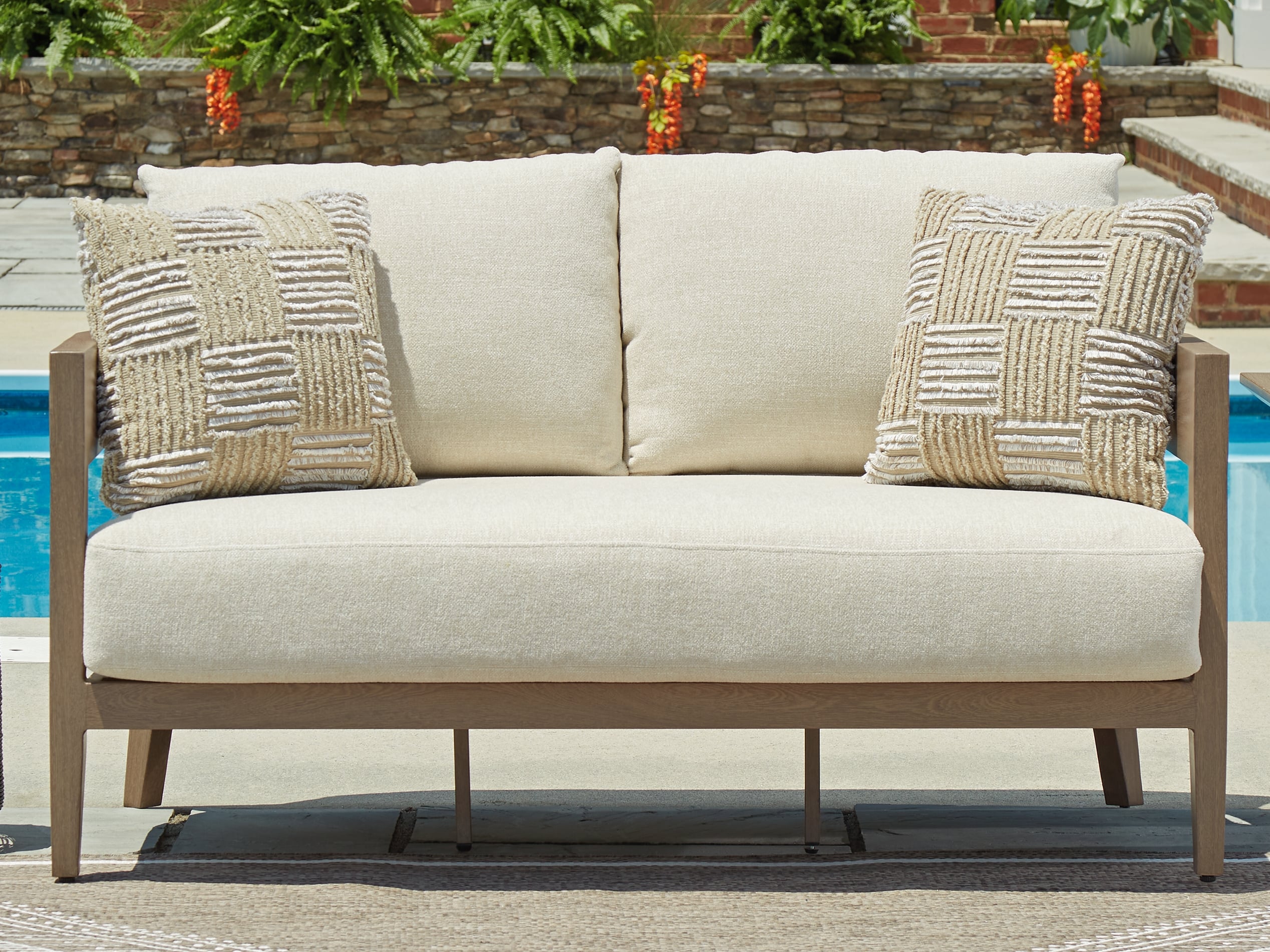 Outdoor Loveseat With Cushion