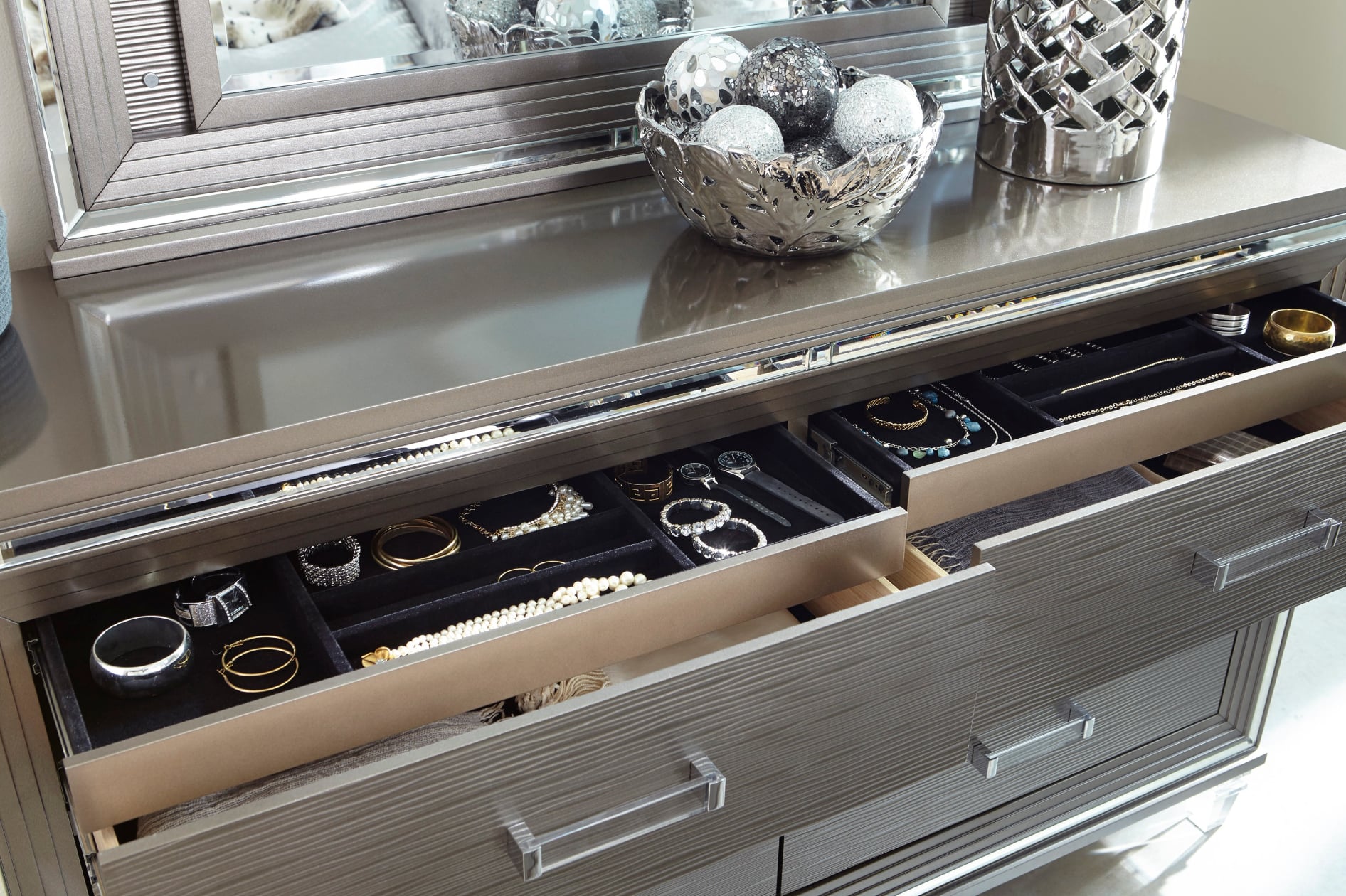 Homelegance Tamsin 4-Piece Queen Bedroom Set