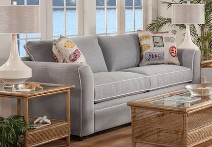 Transitional Queen Sleeper Sofa with Wood Legs