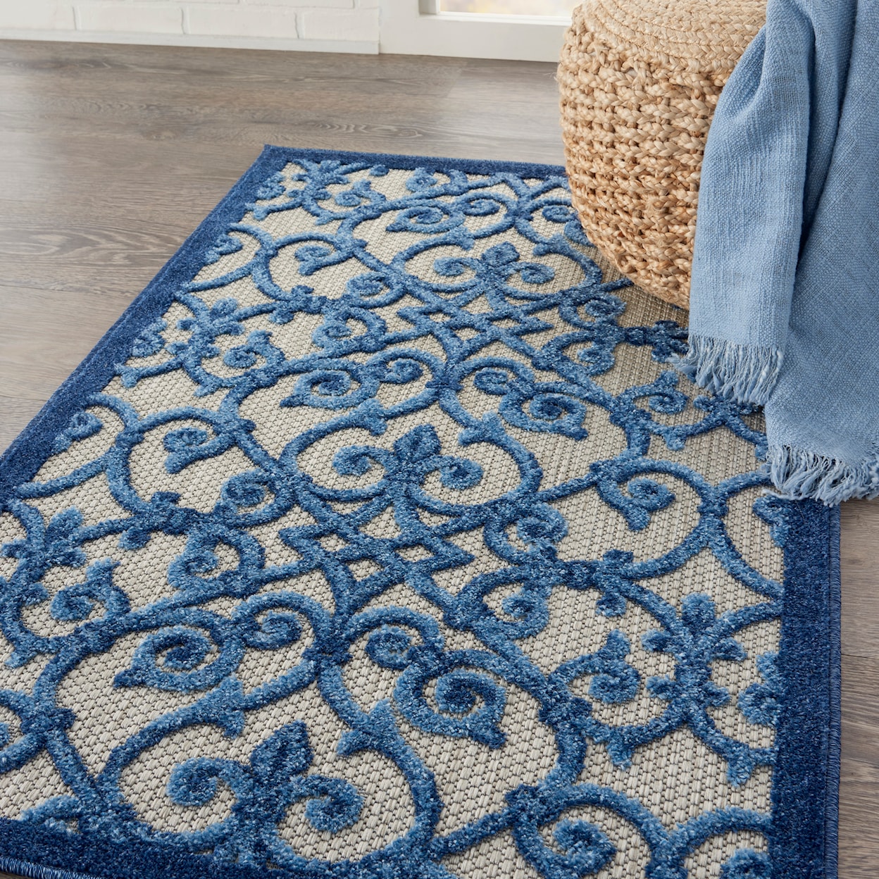 Nourison Aloha 2'8" x 4'  Rug