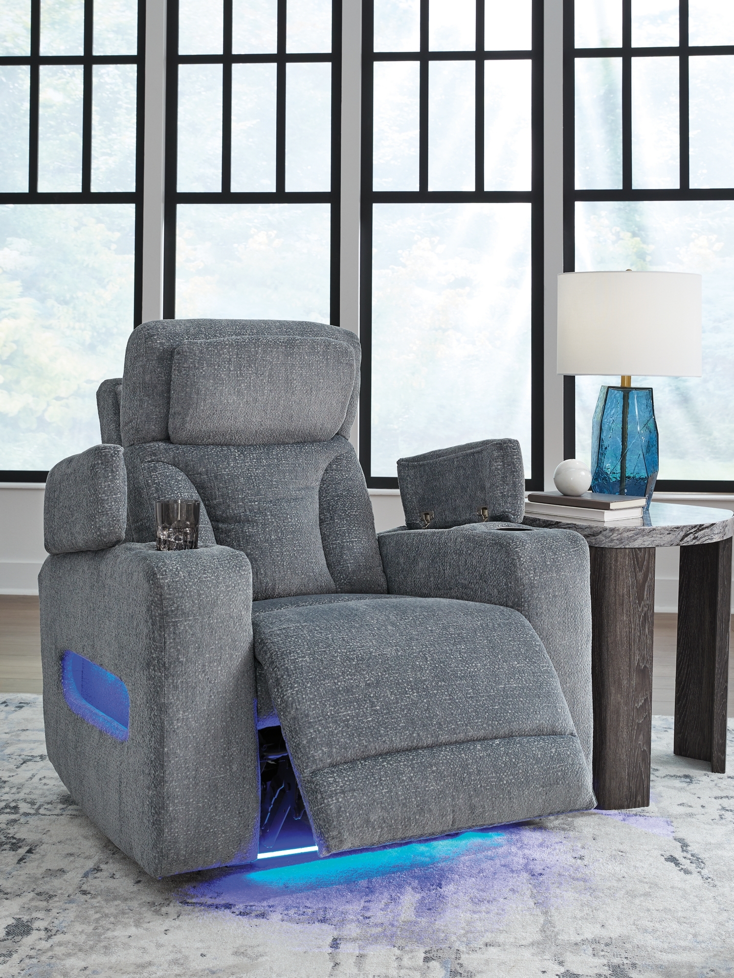 Signature Design by Ashley Studio Cave Pwr Recliner/Adj Headrest