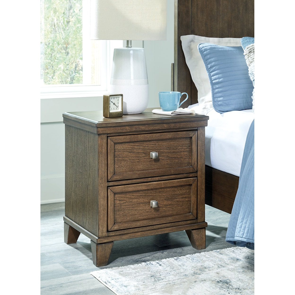 Benchcraft Shawbeck 2-Drawer Nightstand