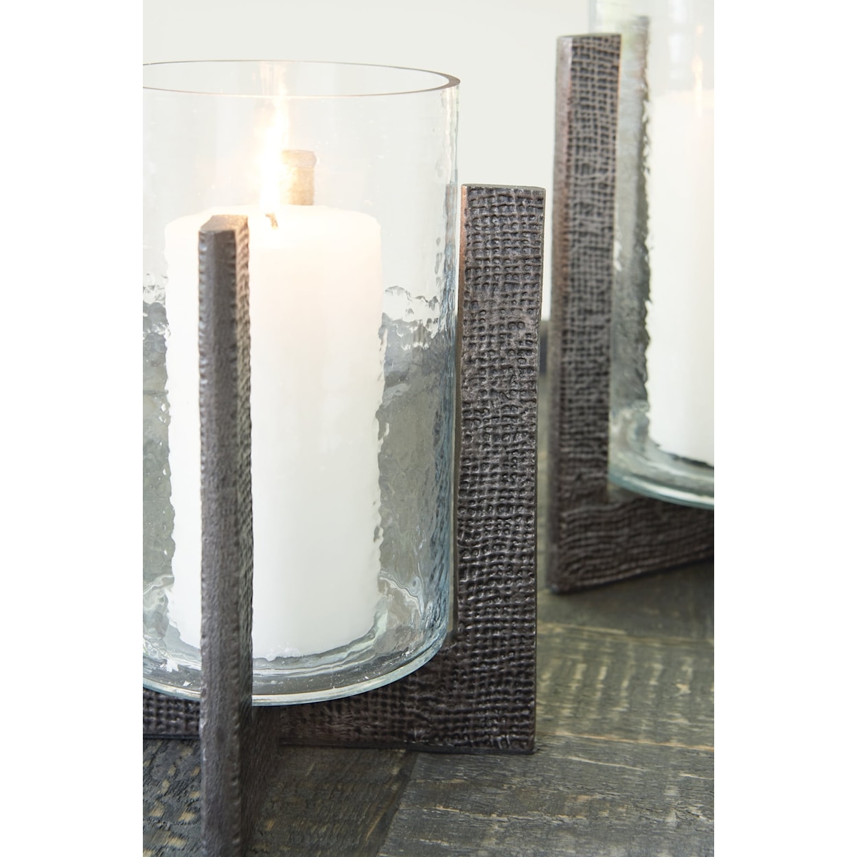 Signature Design Garekton Candle Holder (Set of 2)