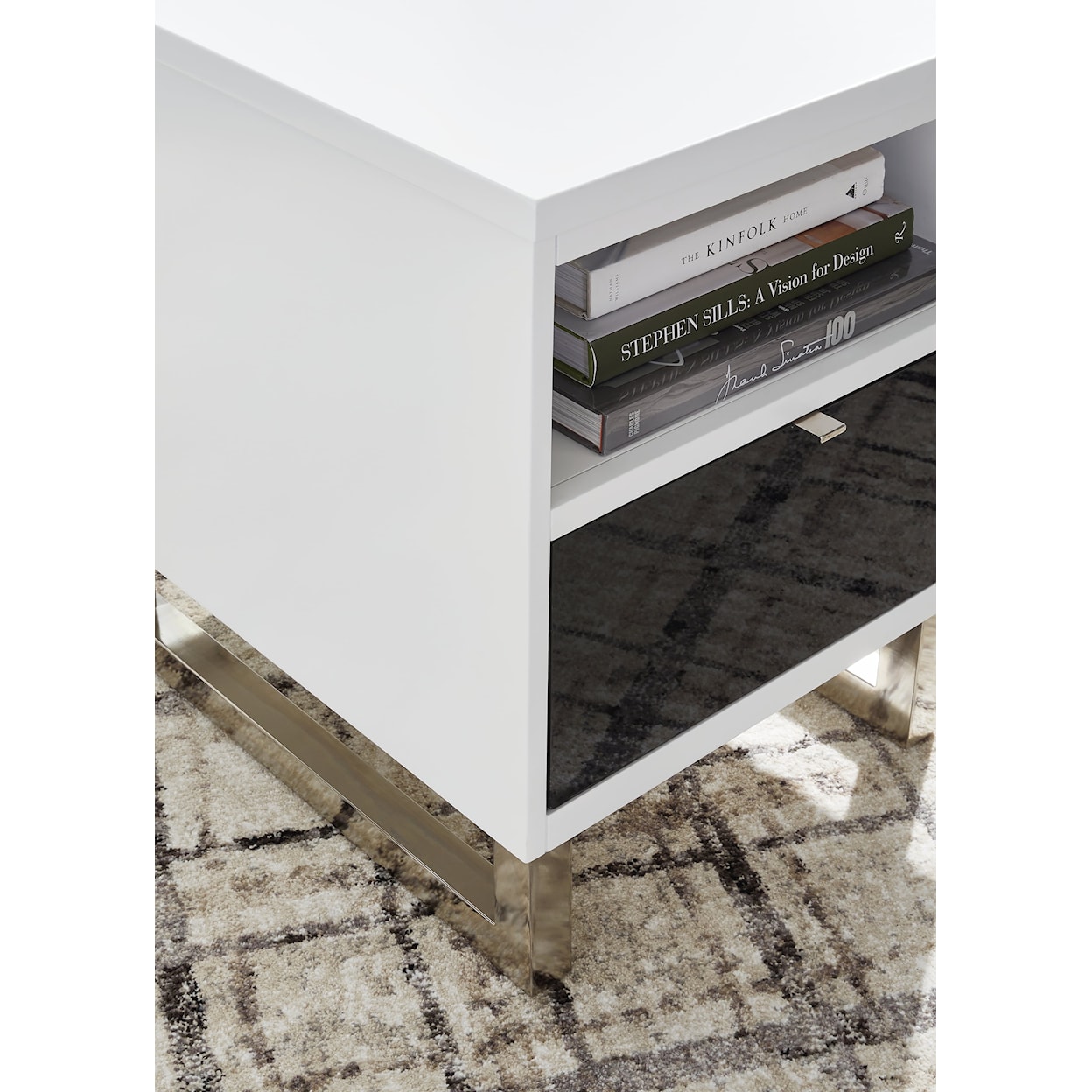 Signature Design by Ashley Gardoni Chairside End Table