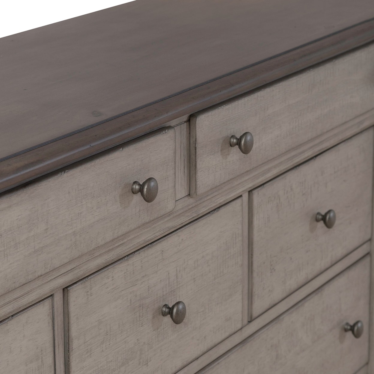 Liberty Furniture Ivy Hollow 9-Drawer Dresser