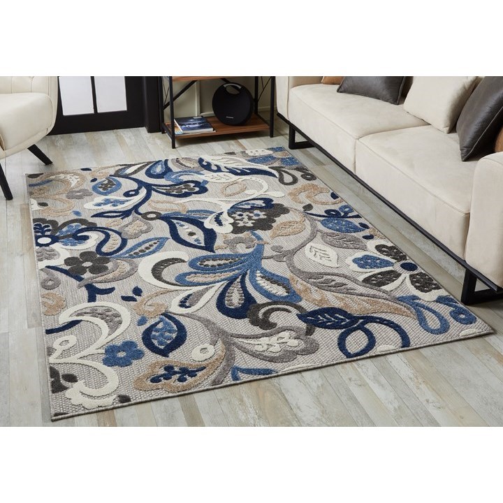 Leila 3' 3" x 4' 11" Rug