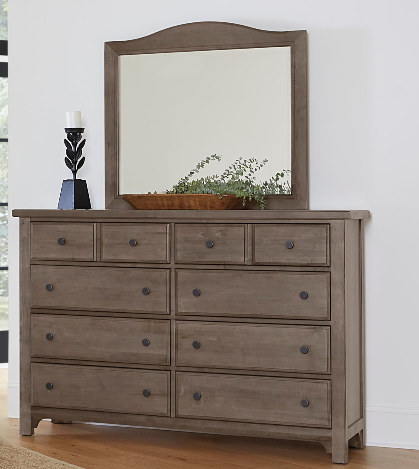 8-Drawer Dresser