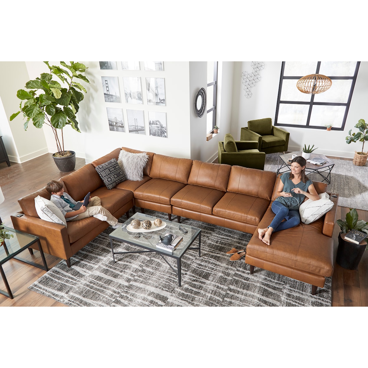 Best Home Furnishings Trafton Leather 6-Seat Sectional Sofa w/ Chaise