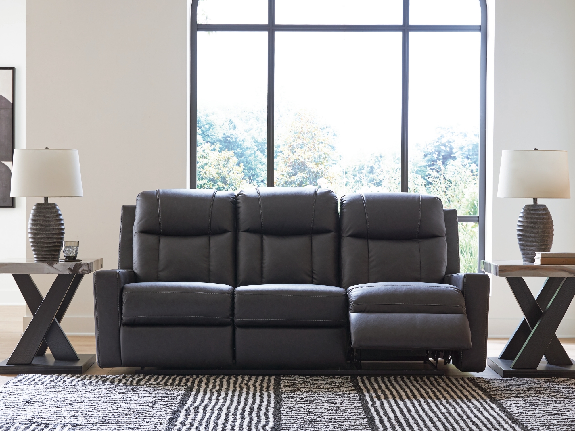 Benchcraft Mackmenville Reclining Sofa