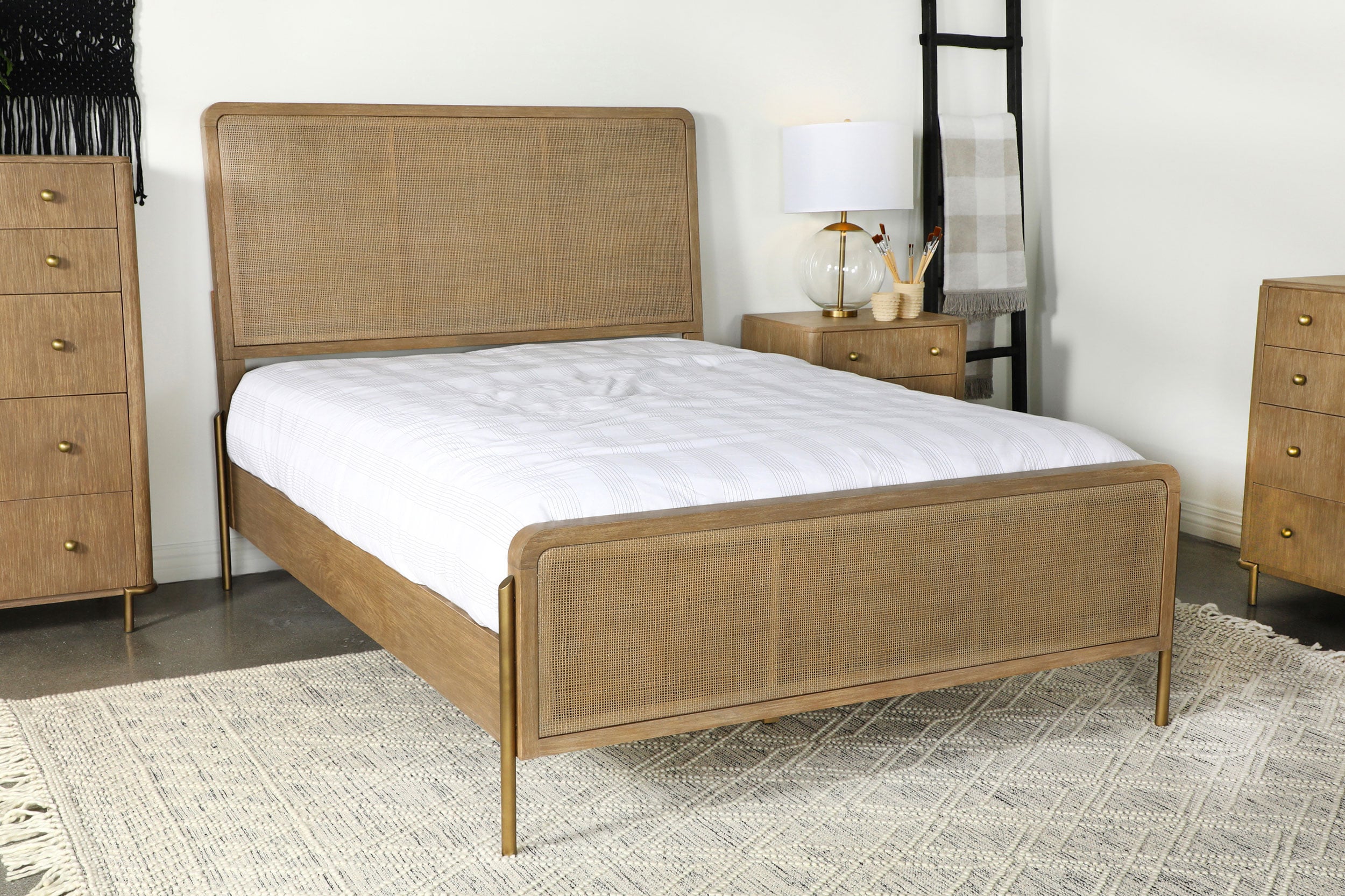 Coaster Arini Rattan King Panel Bed