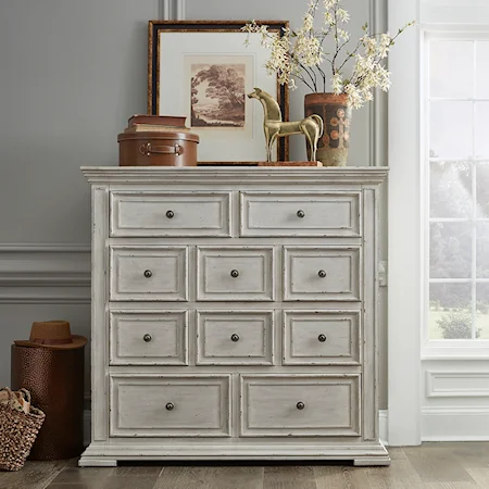Relaxed Vintage 10-Drawer Chesser