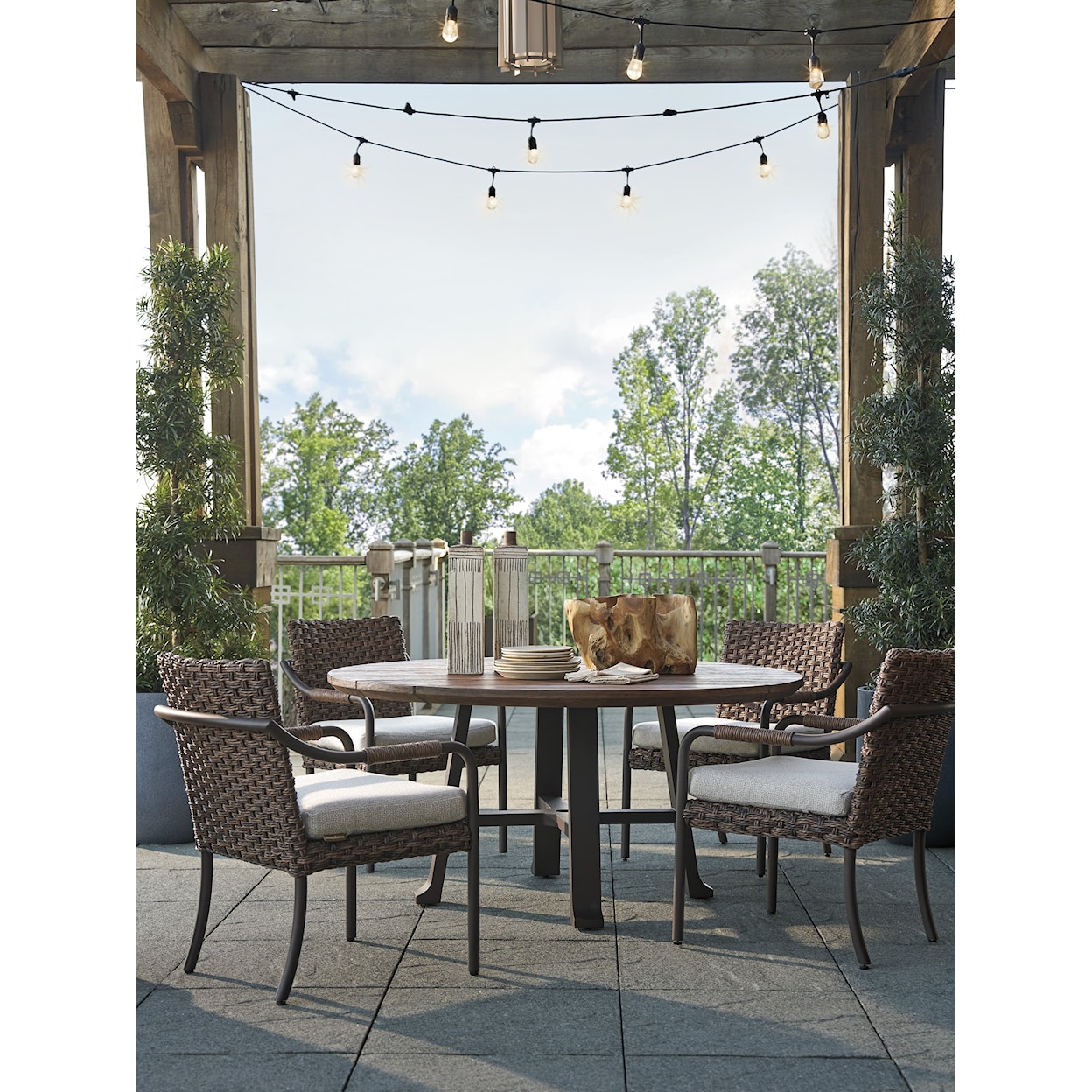 Tommy Bahama Outdoor Living Kilimanjaro Round Dining Table