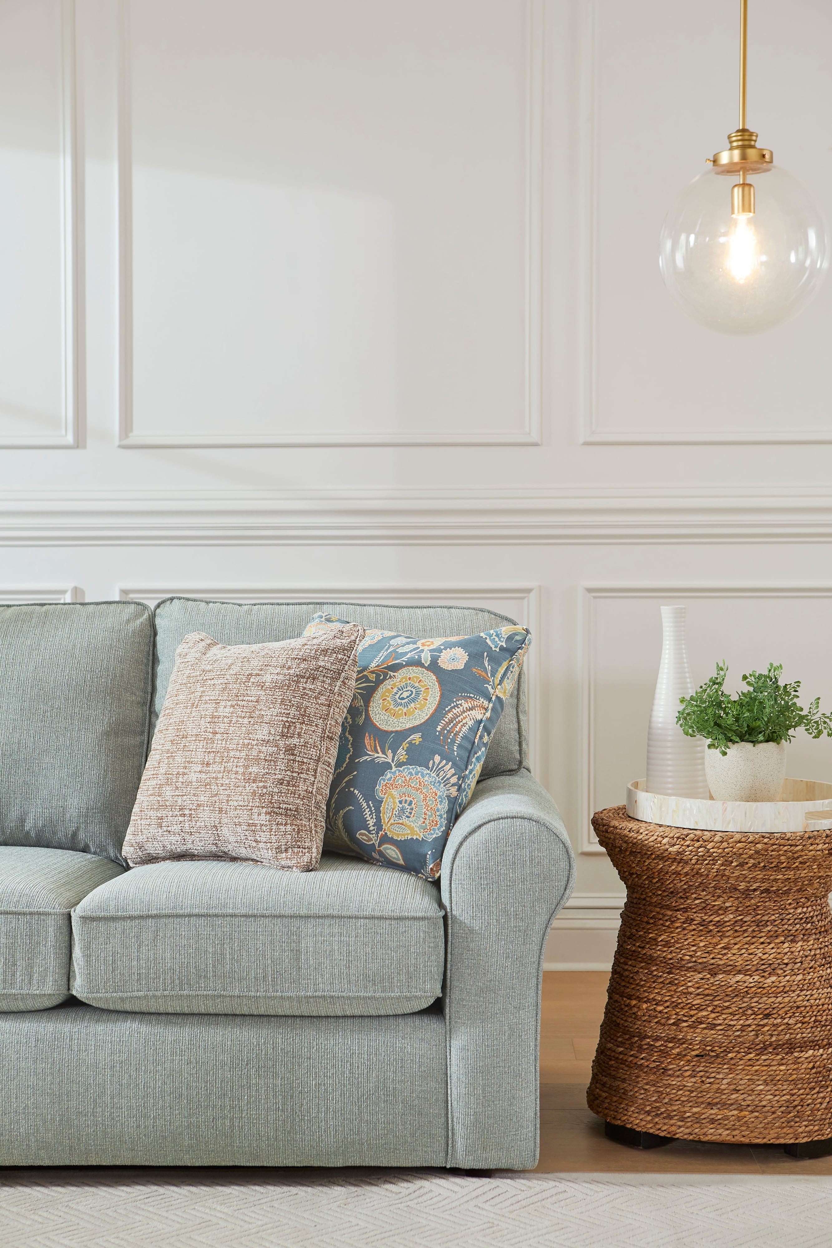 Best Home Furnishings Hanway Sofa