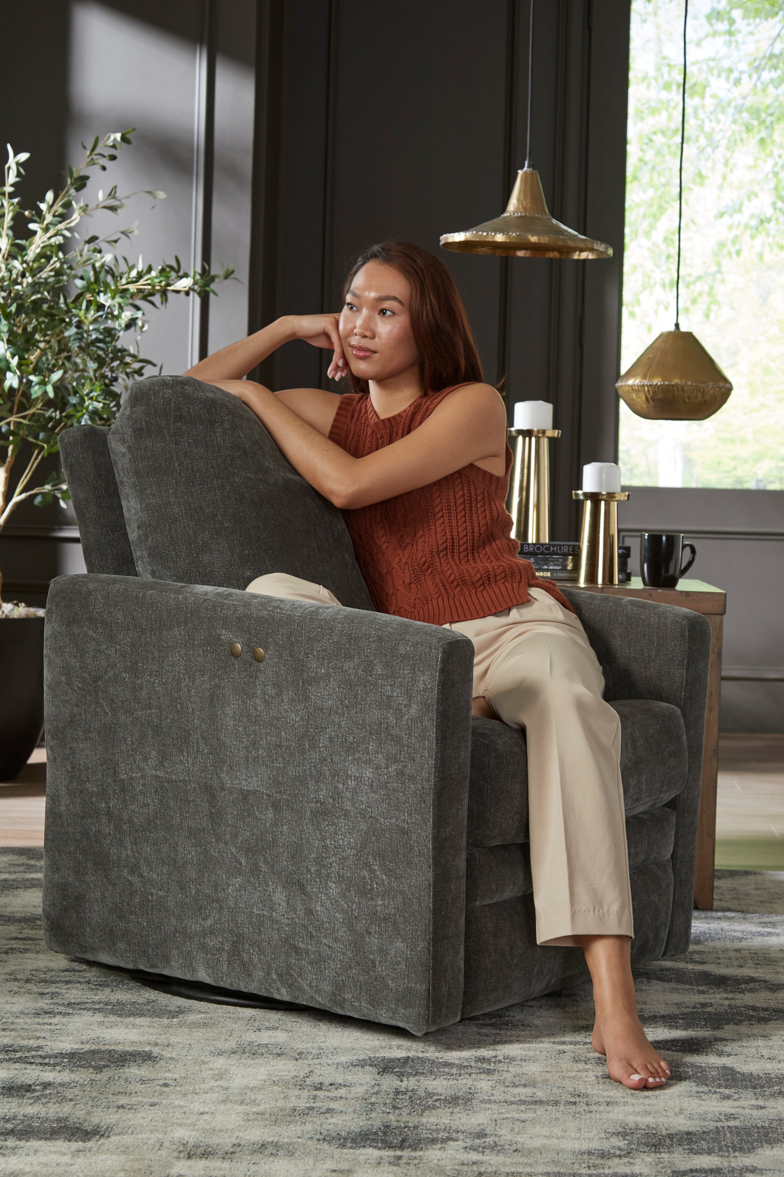 Best Home Furnishings Giana Power Swivel Recliner