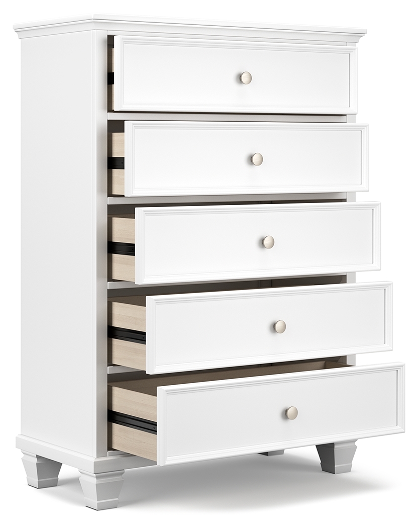 Signature Design by Ashley Fortman 5-Drawer Chest