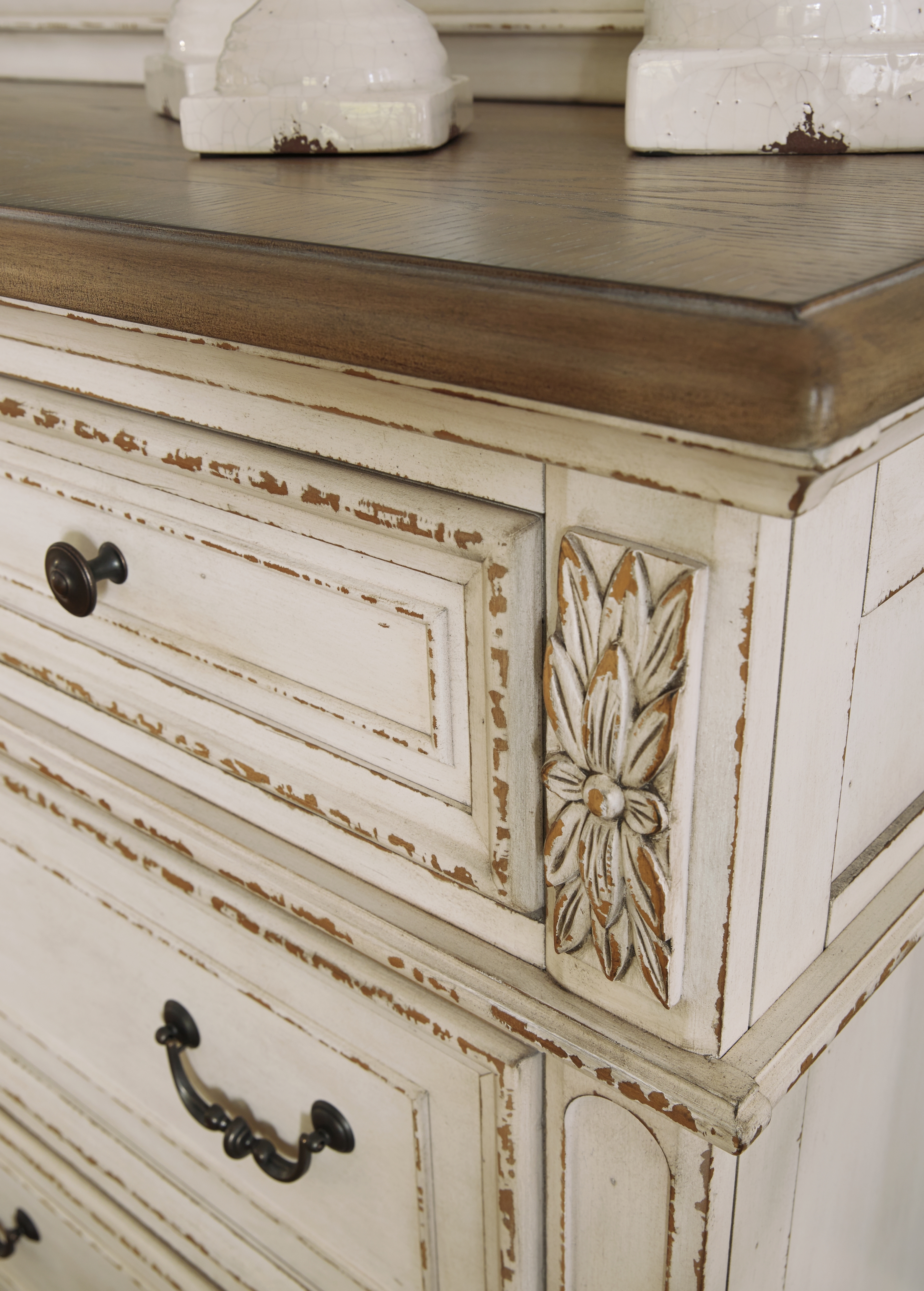 Signature Design by Ashley Realyn Dresser