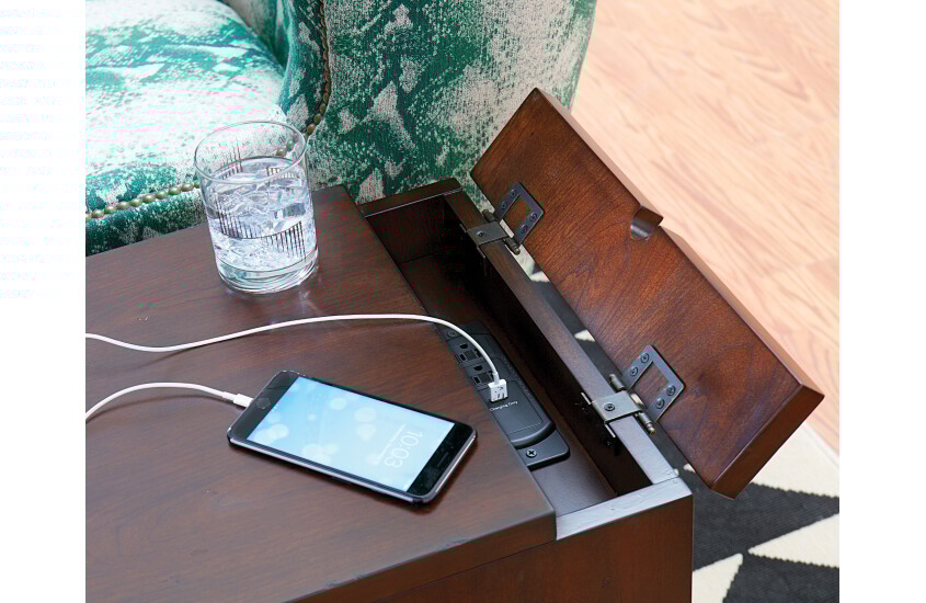 Hammary Chairsides End Table