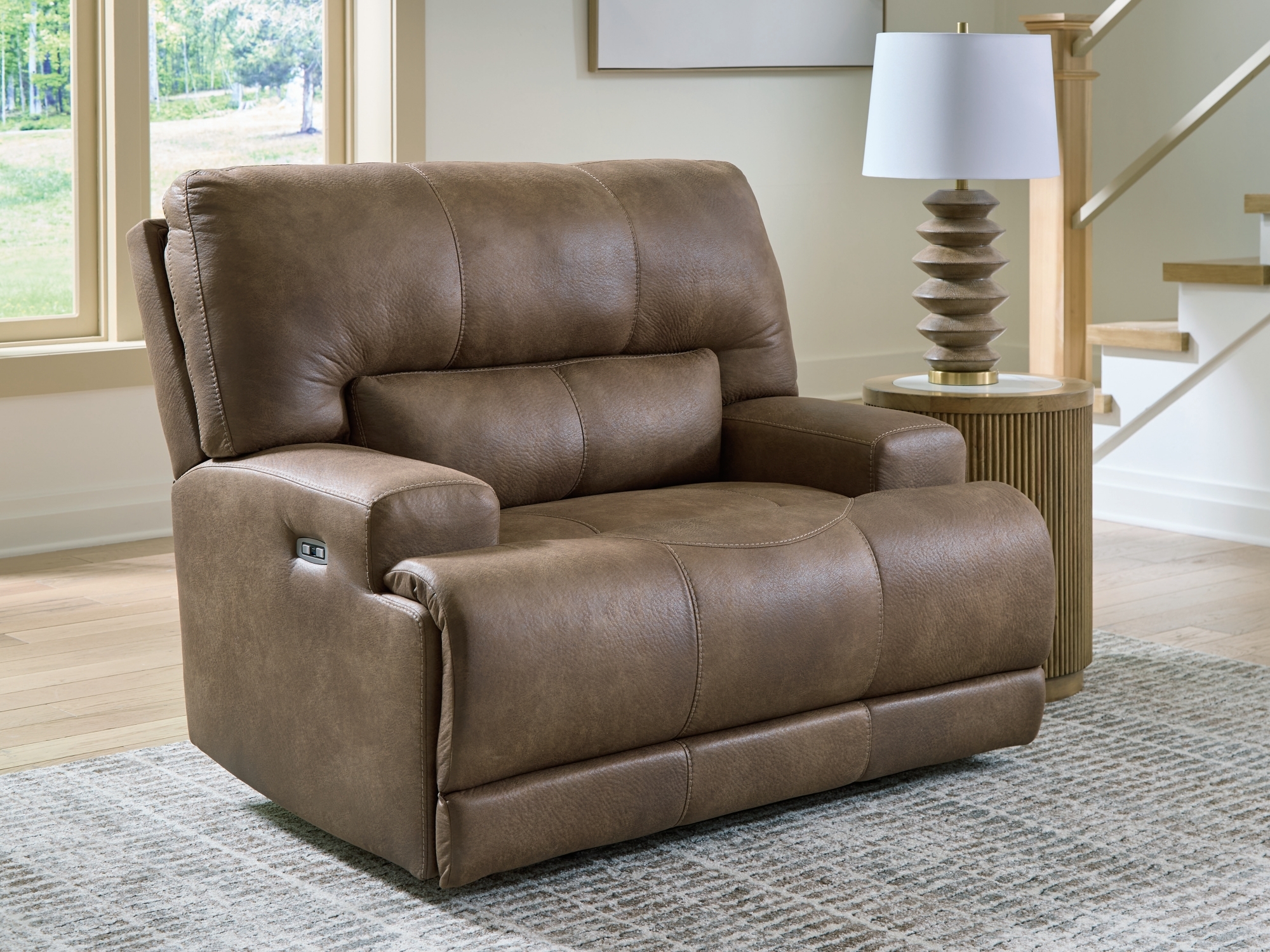 Pwr Recliner/Adj Headrest