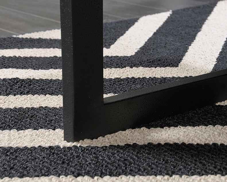 Sauder INTERNATIONAL LUX International Lux Executive Desk