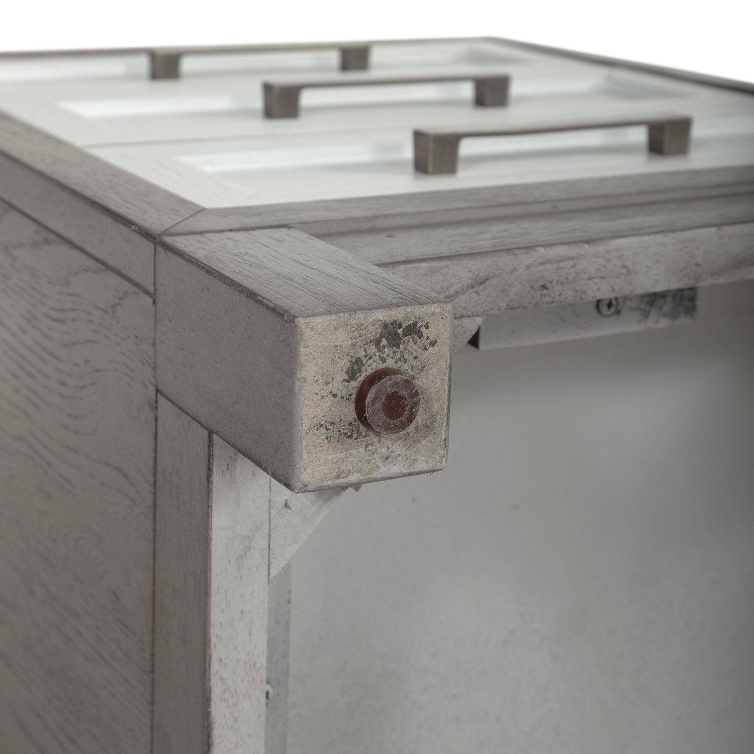 Liberty Furniture Palmetto Heights 3-Drawer Chairside Table