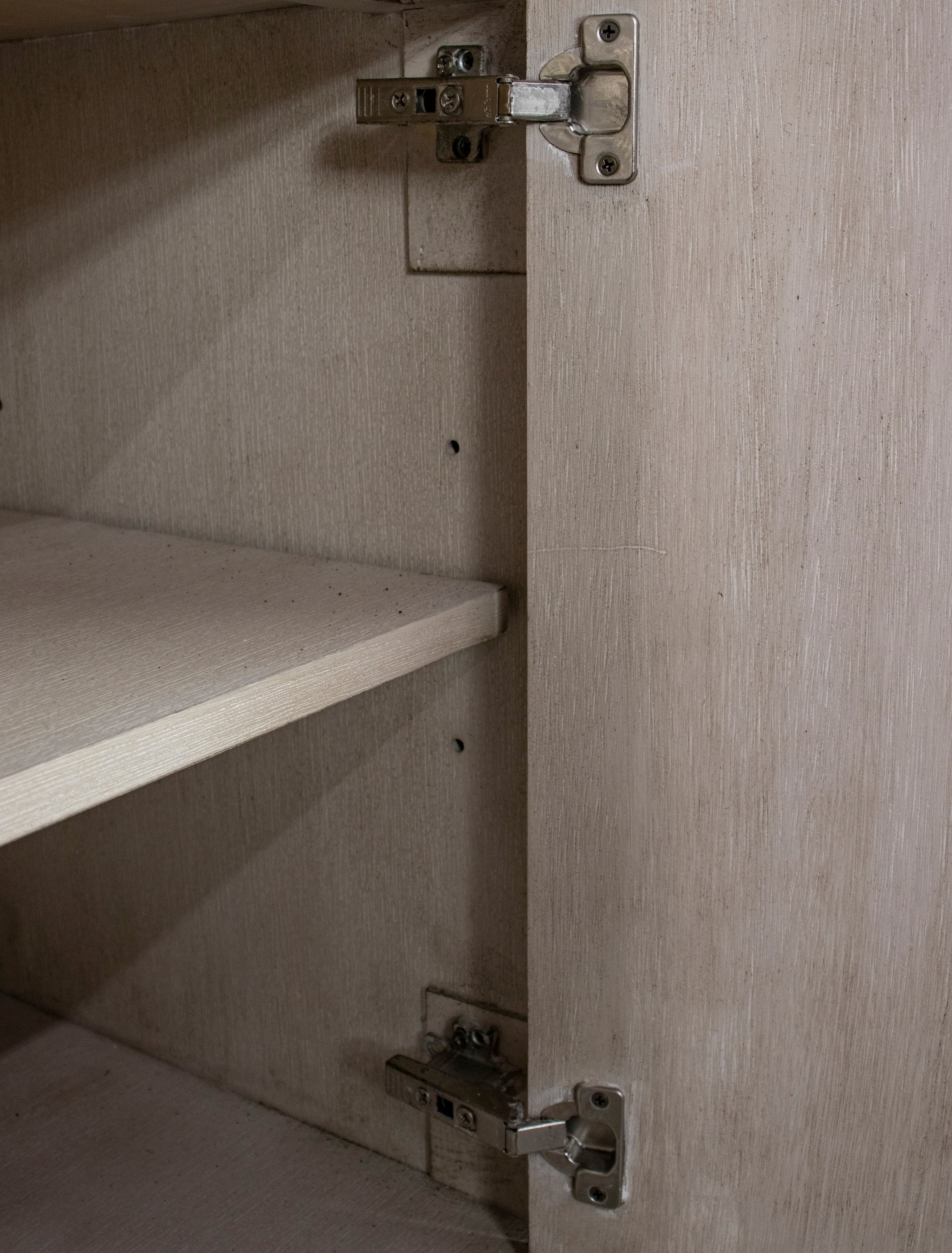 Riverside Furniture Laguna Server