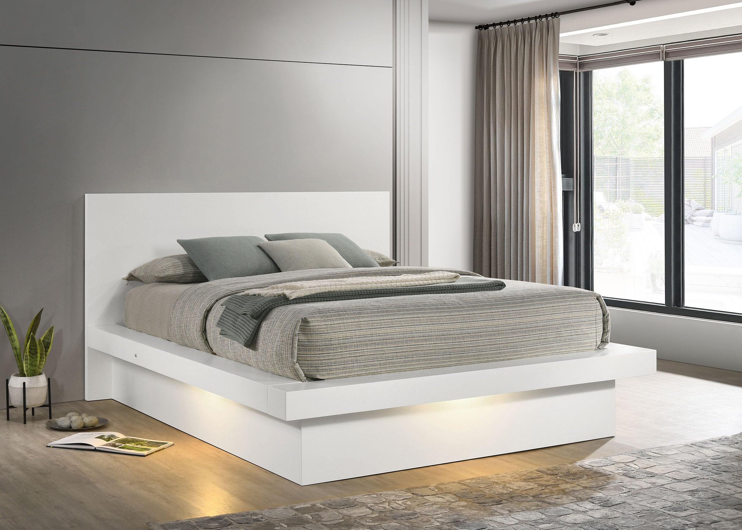Coaster Jessica Wood King LED Panel Bed Snow
