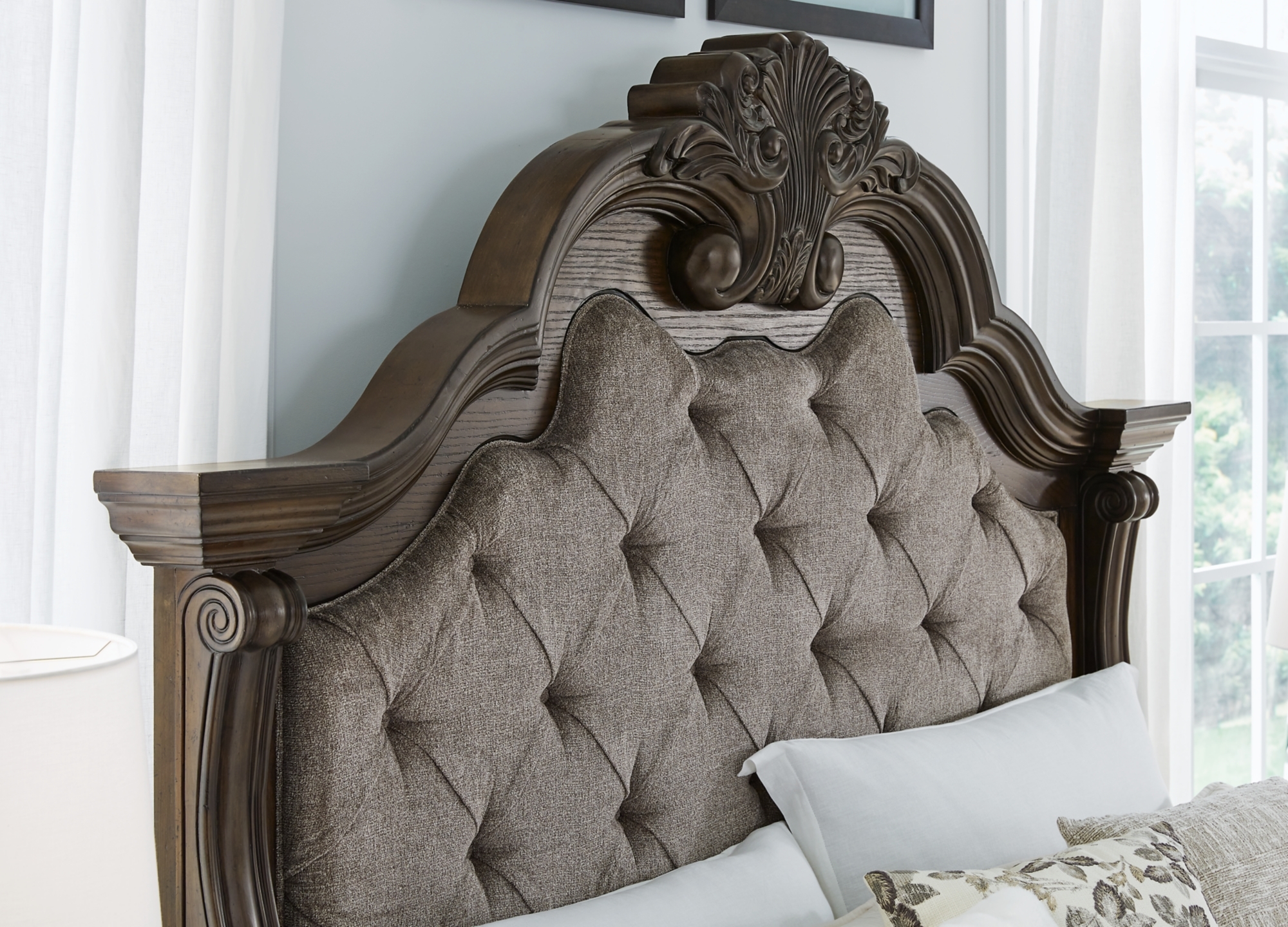 Signature Design by Ashley Maylee Queen Upholstered Bed