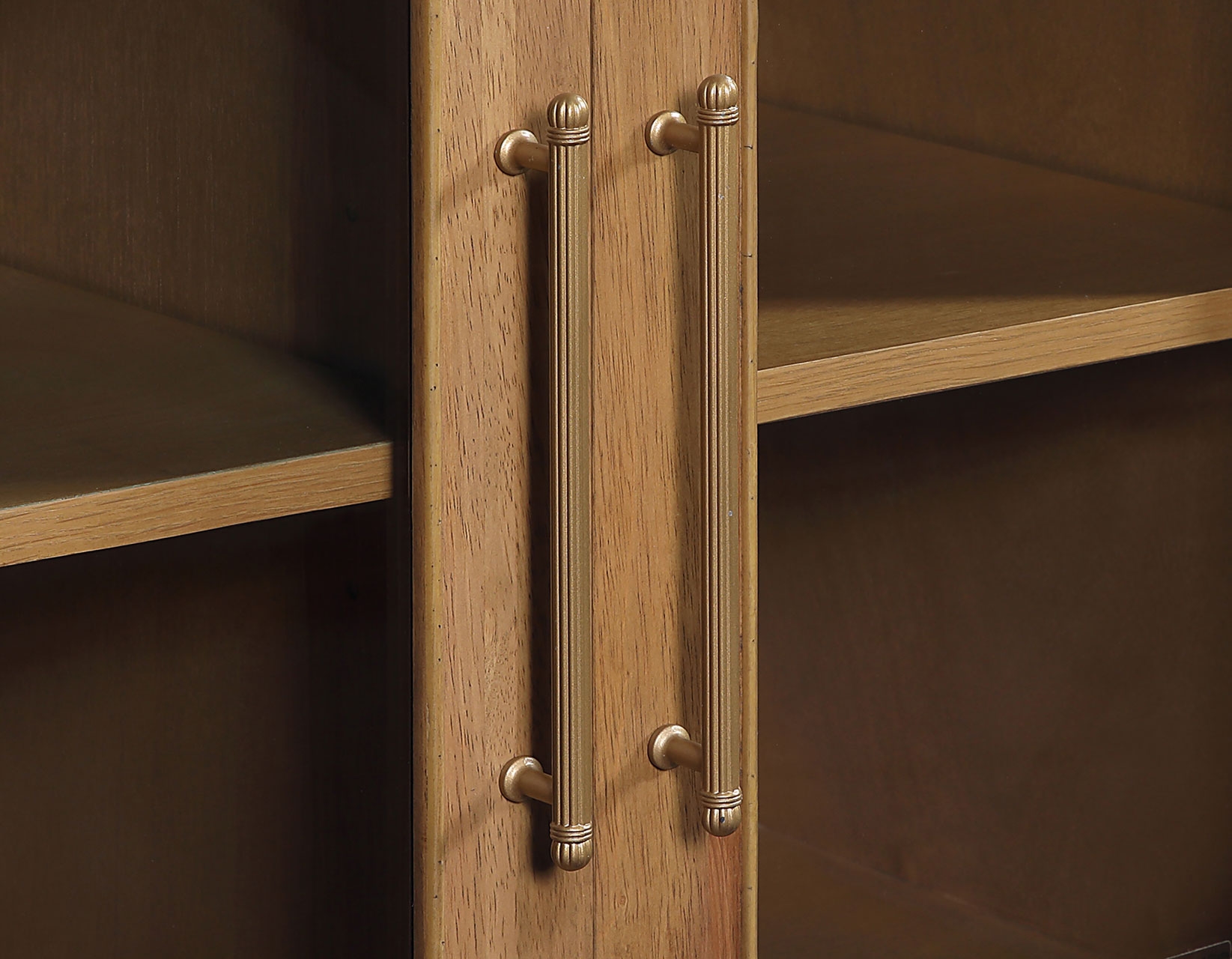 Steve Silver Preston Rounded Glass Door Server w/Adj. Shelves