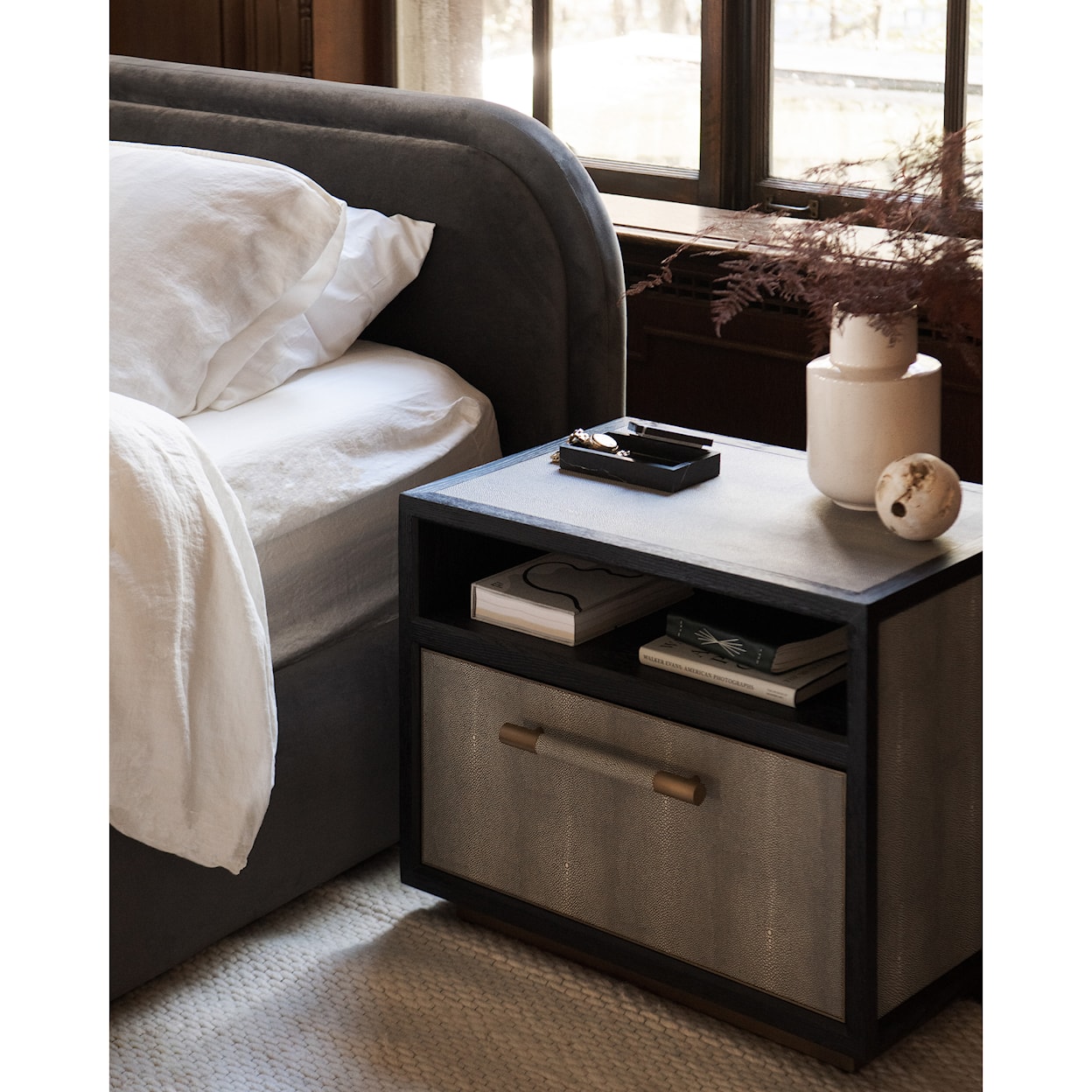 Moe's Home Collection Colin Colin Queen Bed Charcoal