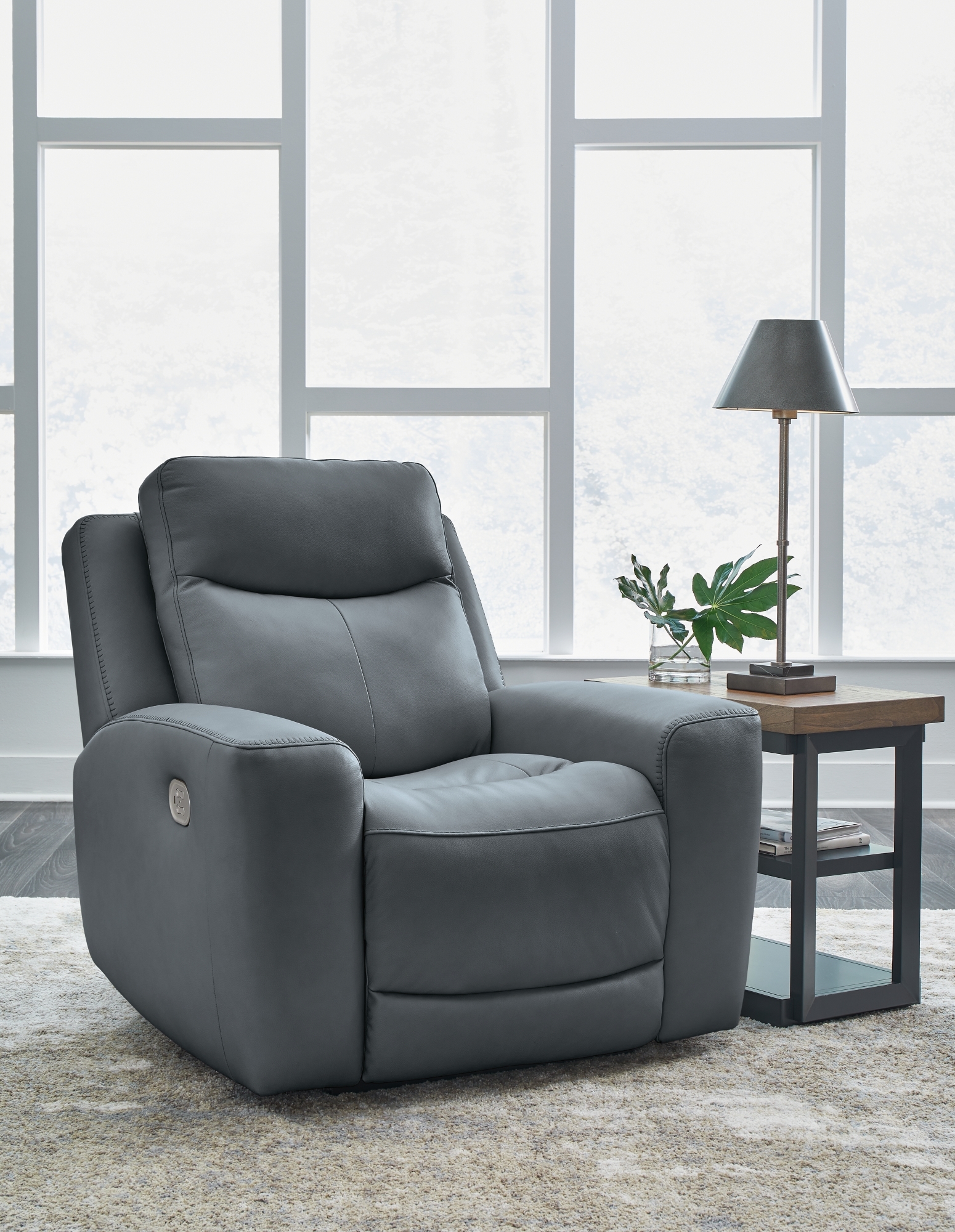 Pwr Recliner/Adj Headrest