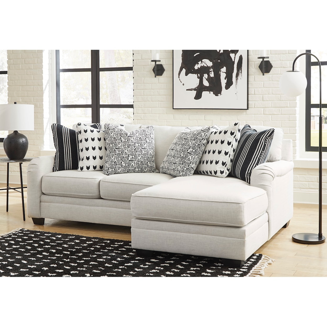 Signature Design by Ashley Huntsworth 2-Piece Sectional with Chaise