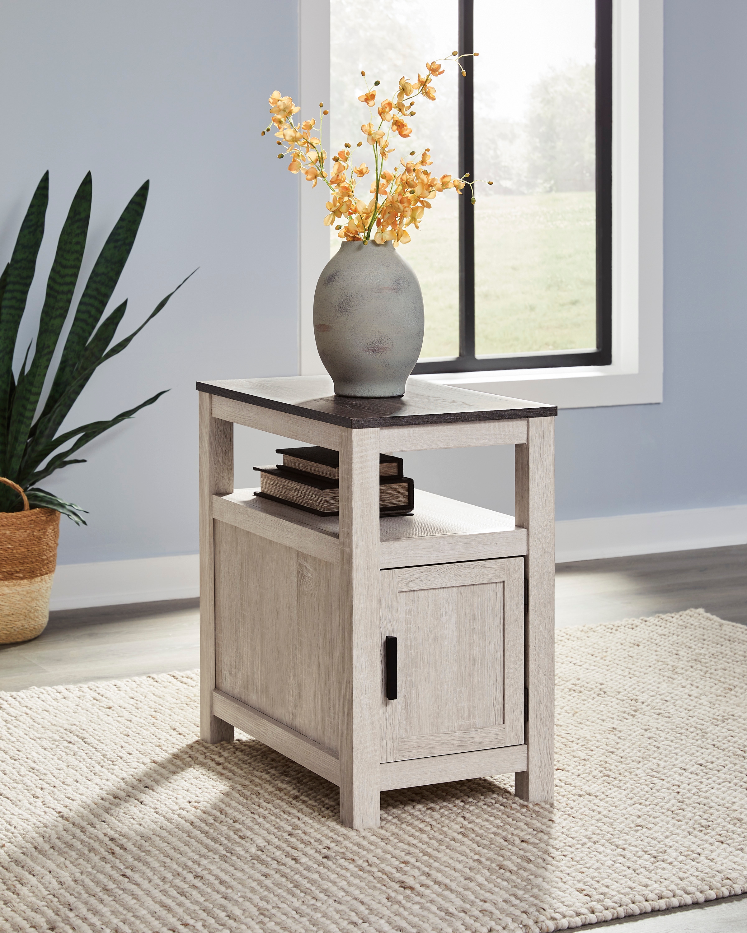 Signature Design by Ashley Fendenmore Chairside End Table