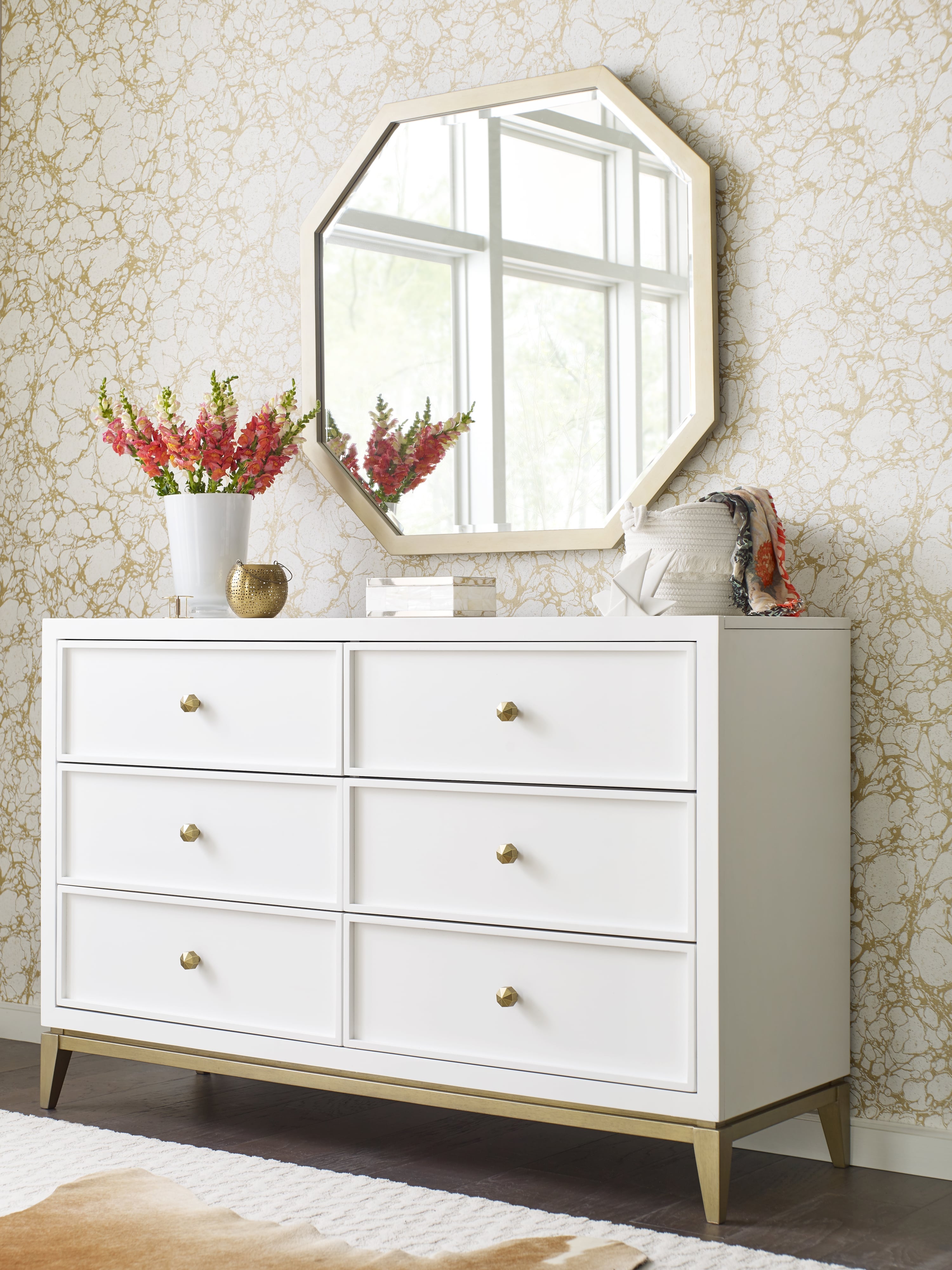 Kids white hotsell dresser with mirror