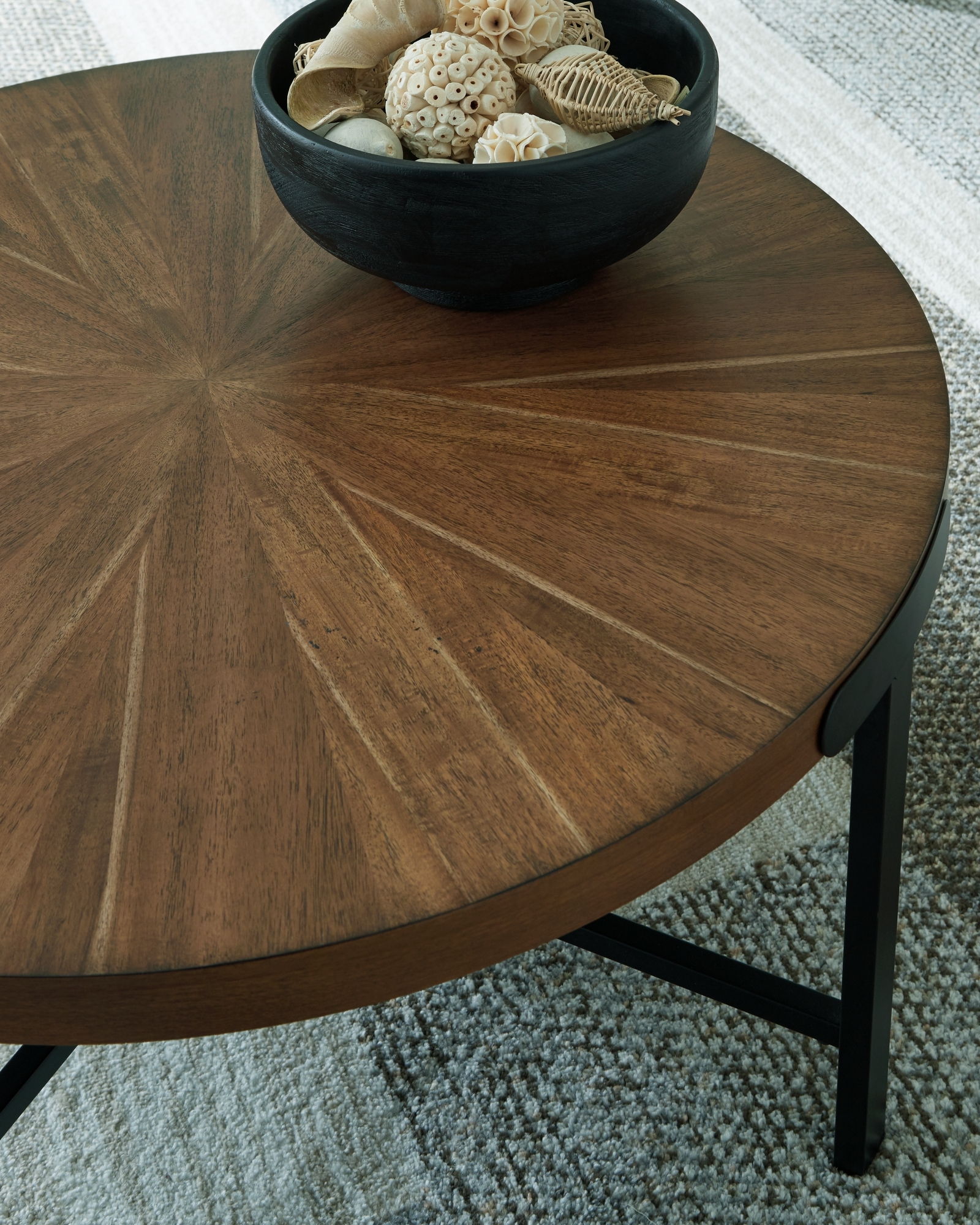 Signature Design by Ashley Crosstrail Occasional Table (set Of 3)