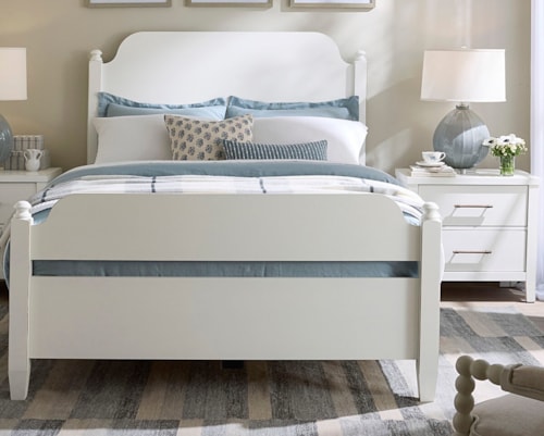 Transitional Queen Poster Bed