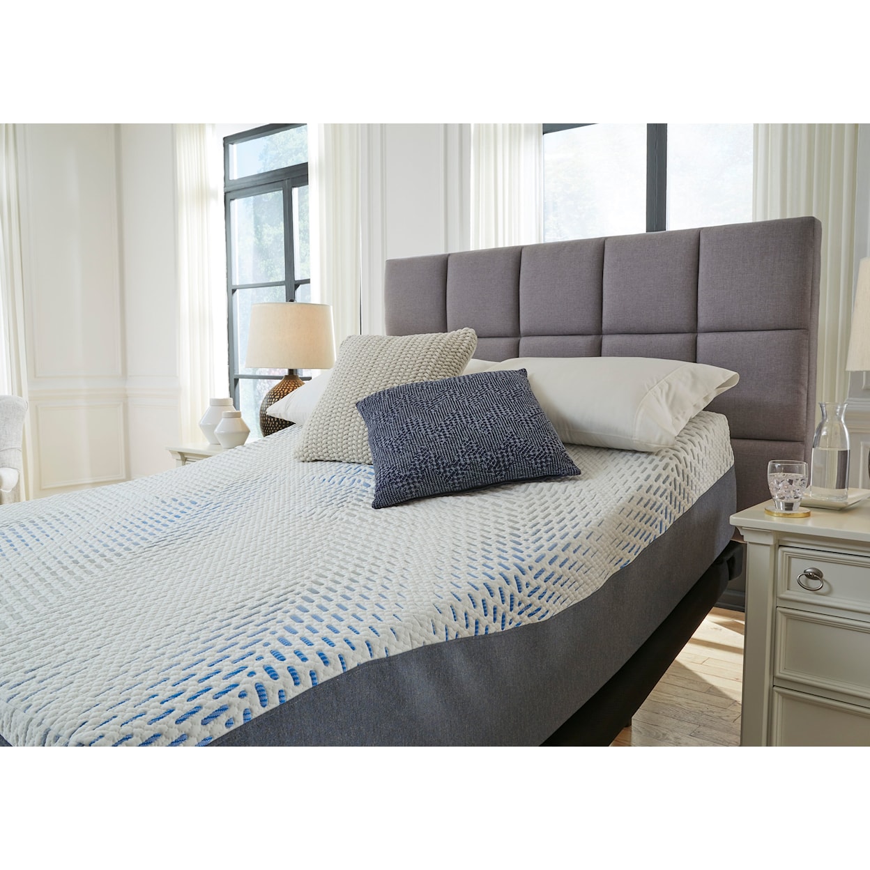 Sierra Sleep Millenn. Luxury Gel Latex and Mem. Foam Twin XL Cushion Firm Mattress
