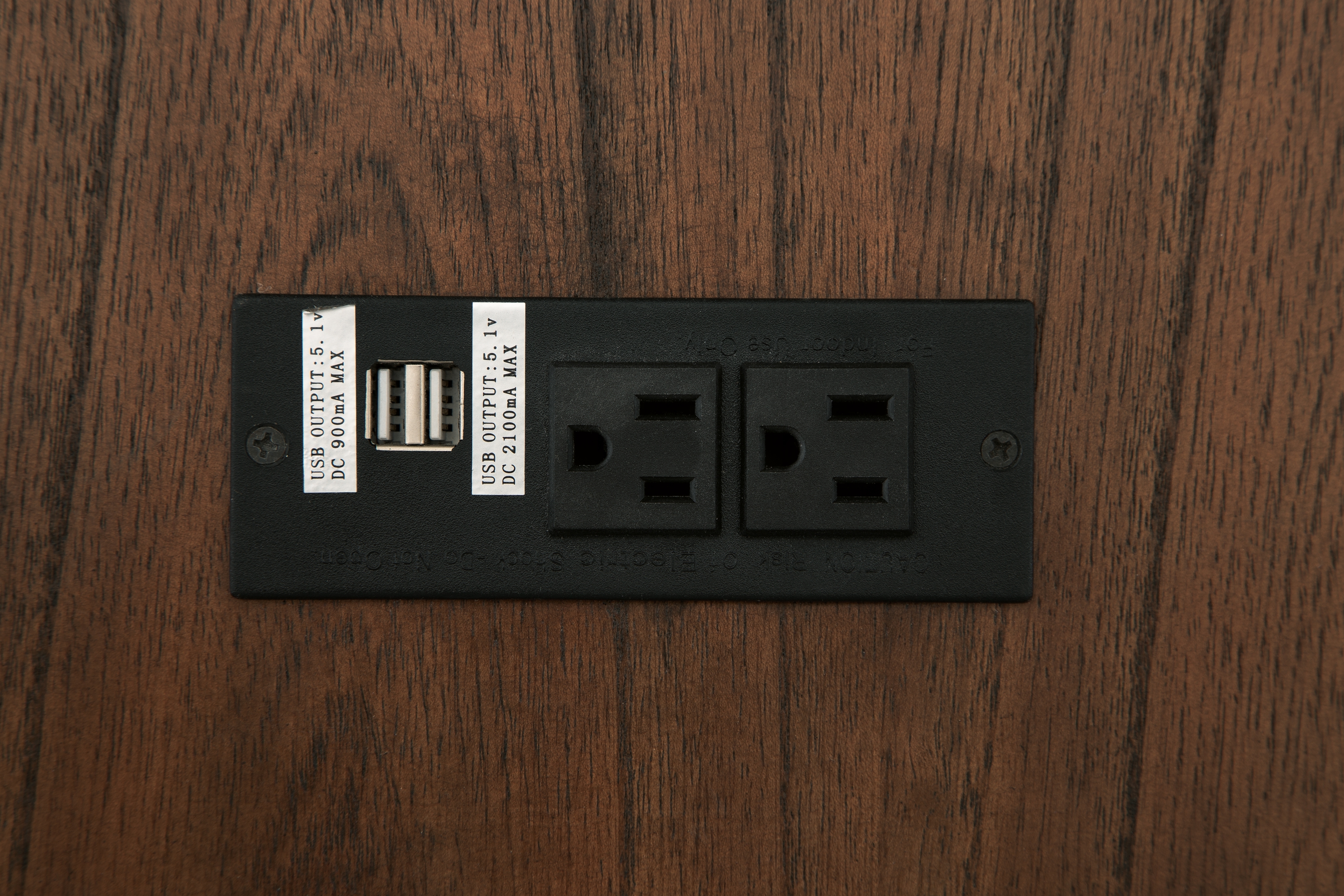 Signature Design by Ashley Treytown Chairside End Table