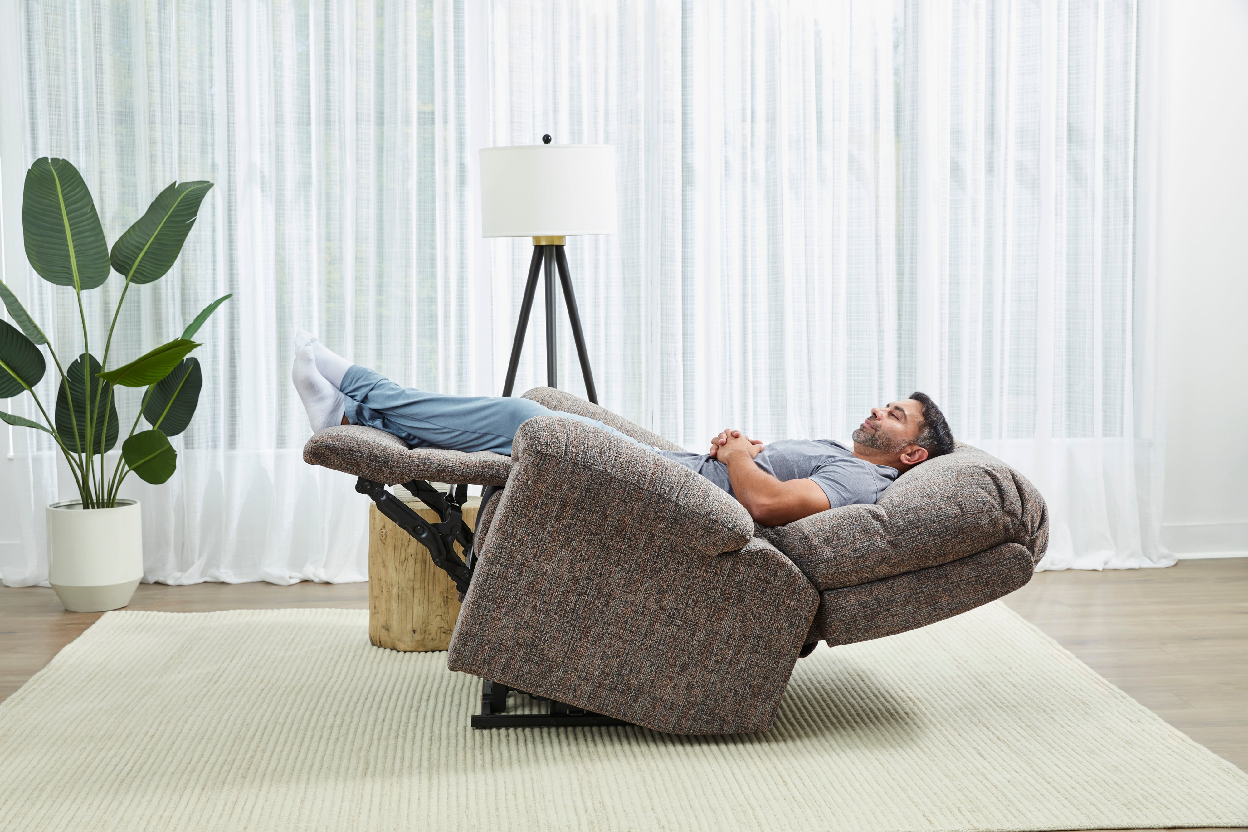 Best Home Furnishings Badge Power Head Tilt Zero Gravity Recliner