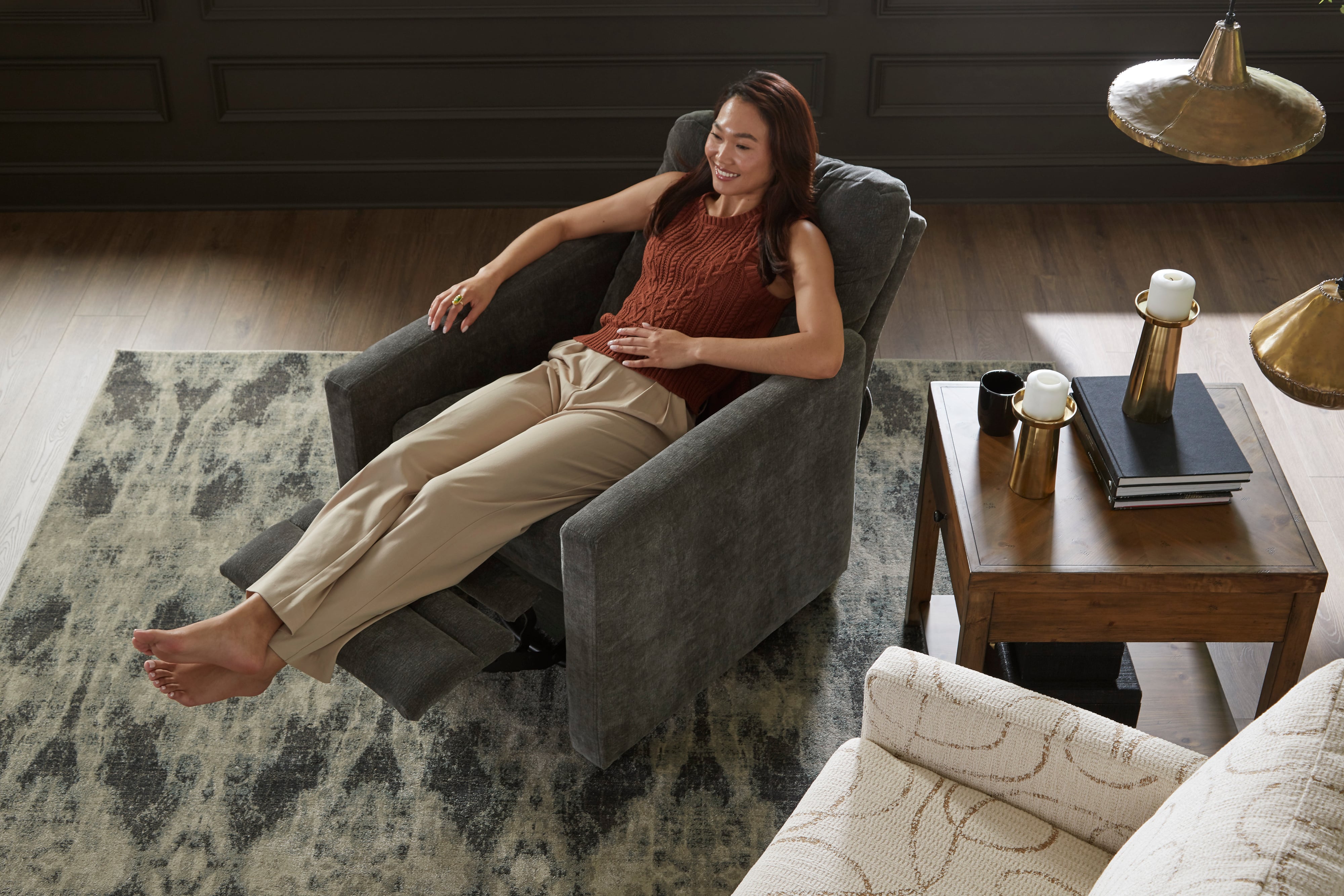 Best Home Furnishings Giana Power Swivel Recliner