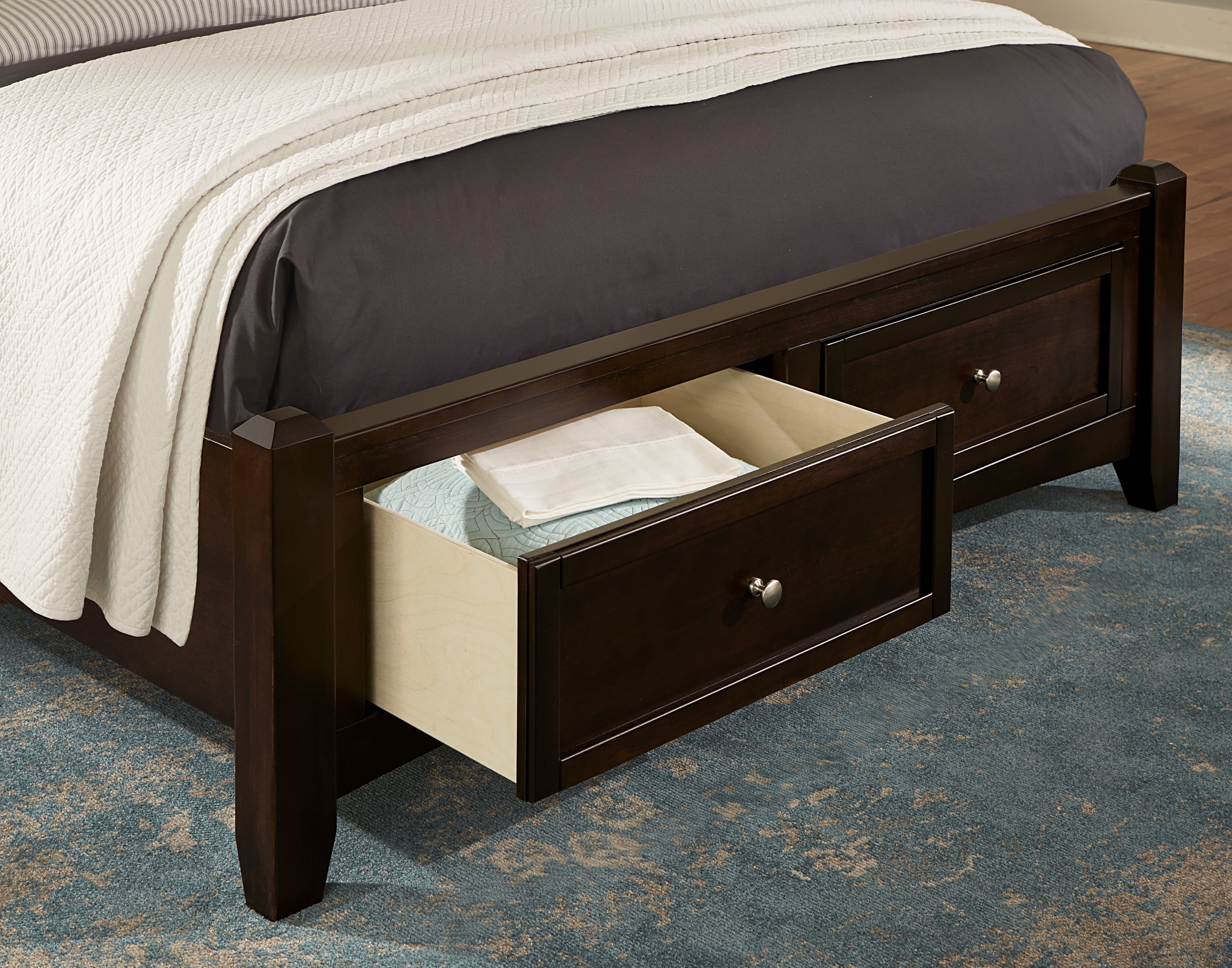 Vaughan Bassett Bonanza BB27667066B502666 Transitional King Poster Bed with Storage