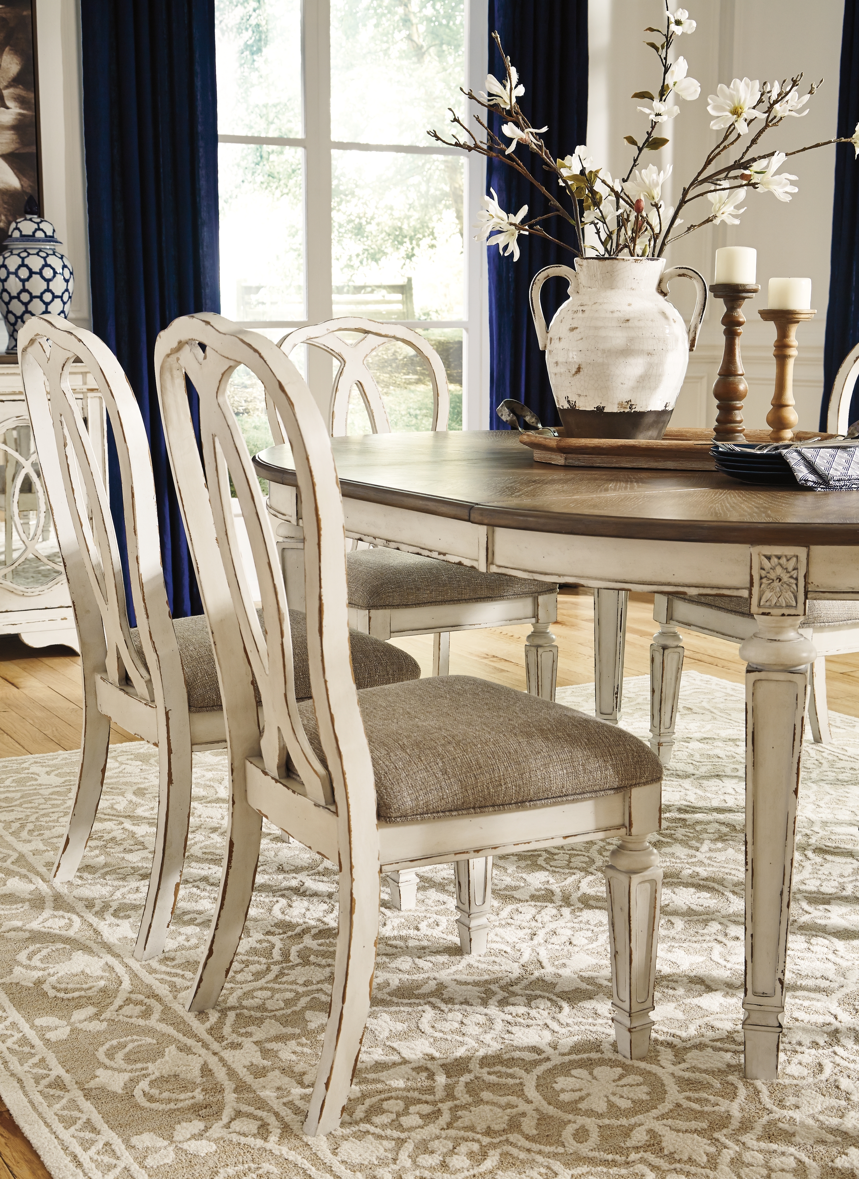 Signature Design by Ashley Realyn Dining Uph Side Chair