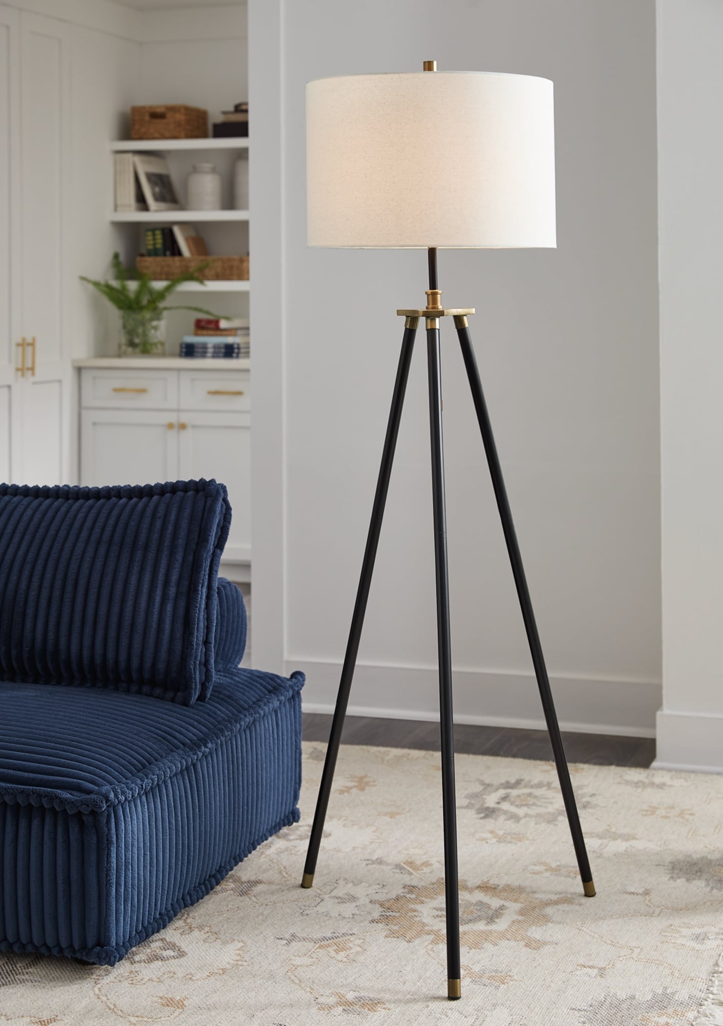 Signature Design by Ashley Cashner L206101 Metal Floor Lamp with Tripod ...