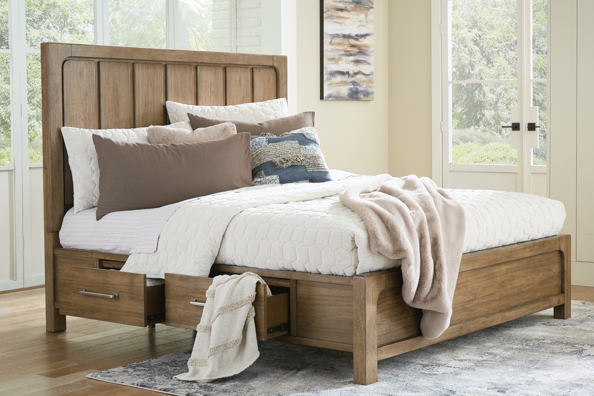 Signature Design by Ashley Cabalynn King Panel Bed