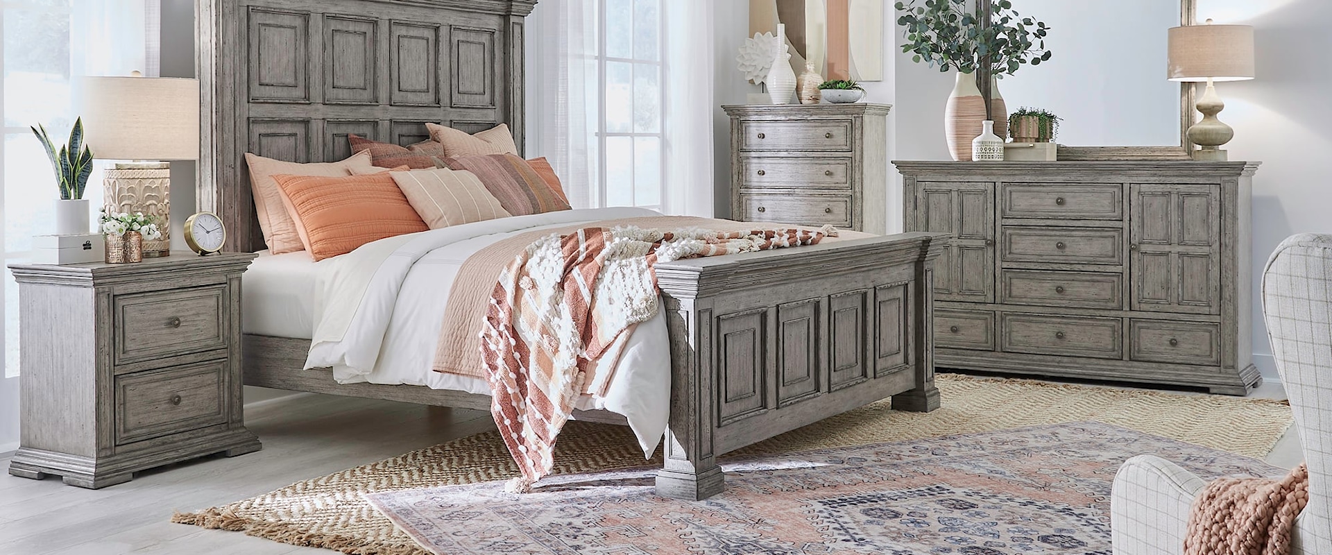 Relaxed Vintage Queen Bedroom Set