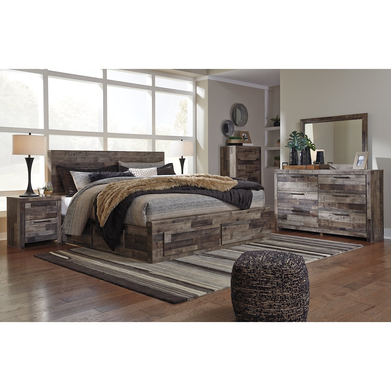 Benchcraft Derekson King Panel Bed with 4 Storage Drawers