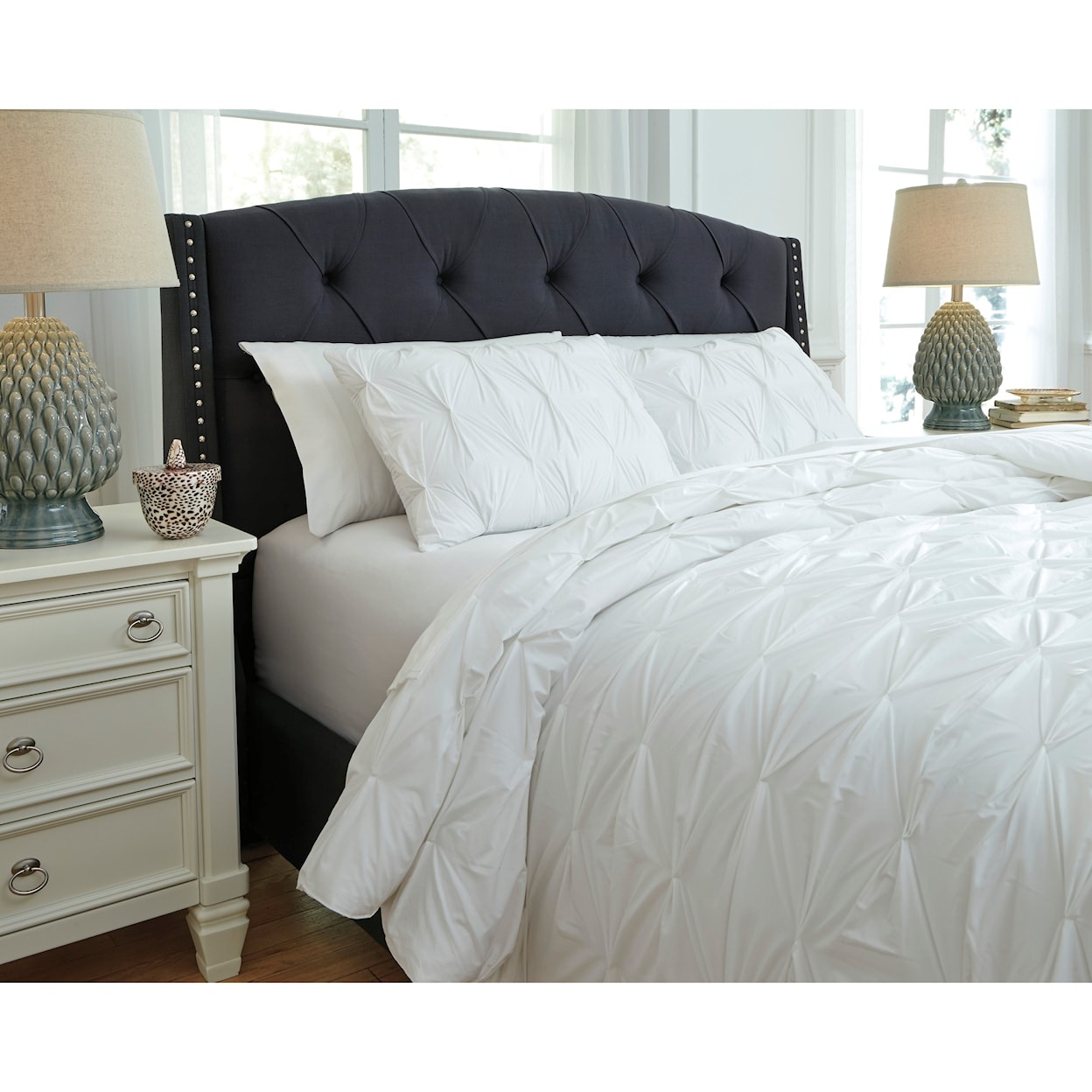 Signature Design by Ashley Bedding Sets King Rimy White Comforter Set