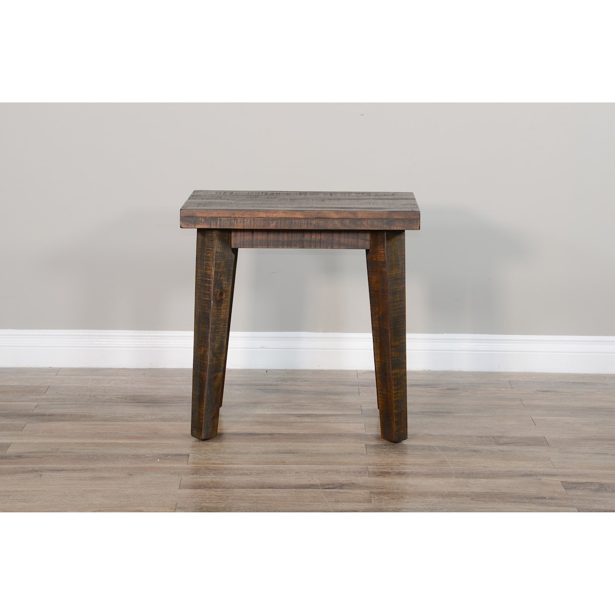Sunny Designs Nassau Chair Side Table